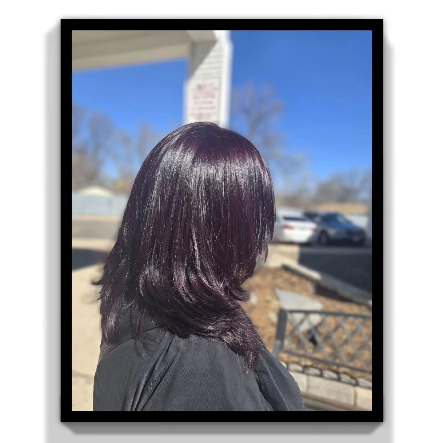 This color in the sunlight 😍💜
A rich, deep violet that shifts beautifully in different lighting
Sometimes photos don&rsquo;t even do it justice&mdash;but trust me&hellip; this one was stunning in person ✨
Book your custom color at the link in bio