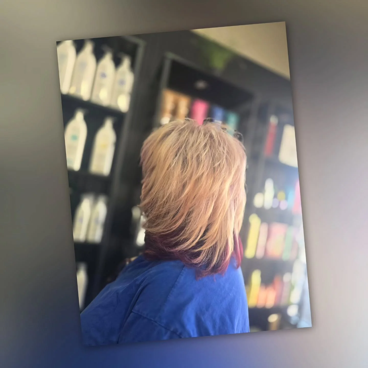 We don&rsquo;t always play&hellip; but when we do 💜✨
Blonde + violet for a fun little change up on one of my longtime clients