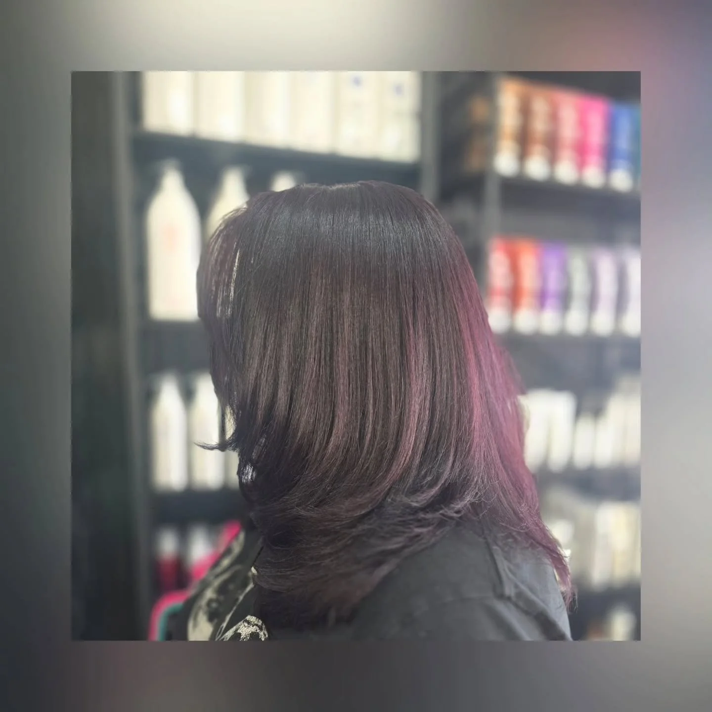 "Dimensional color doesn't have to be blonde to make a statement.💜"
Explore services &amp; pricing on my website. ✨