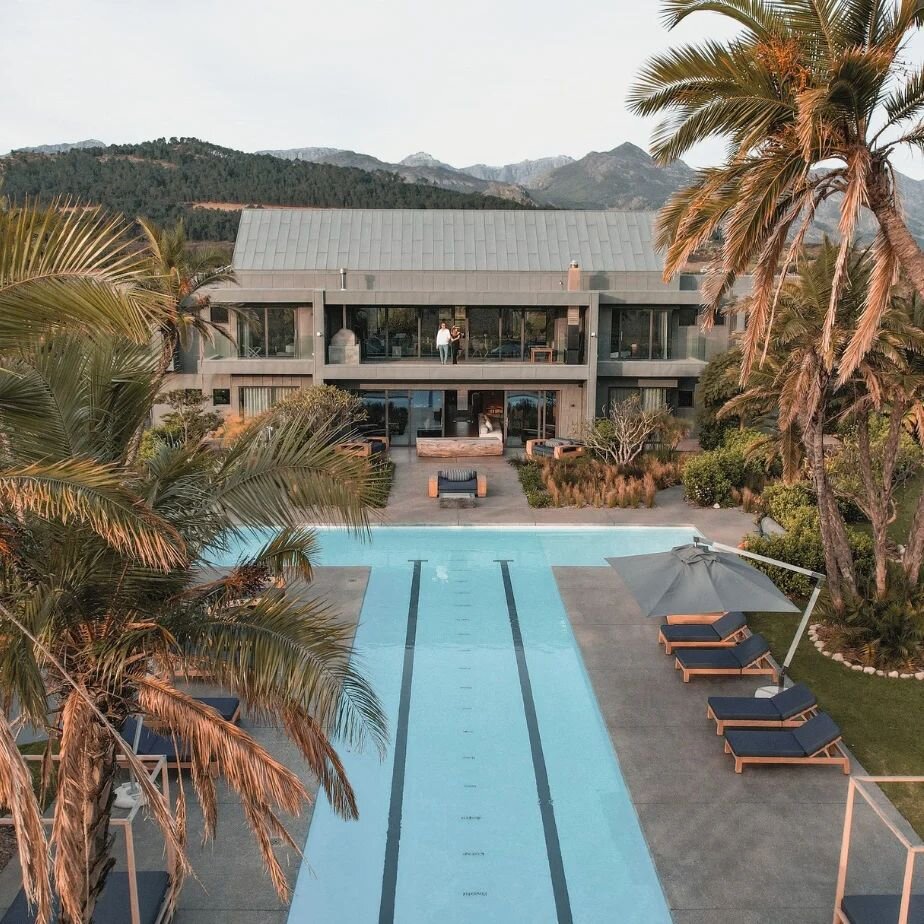 | For real?
Oh yes! Destination R&amp;R in the Franschhoek Winelands 😍

✔️ Secluded
✔️ 100% off-the-grid

What else exudes tranquil bliss quite like some swaying palms, a sparkling pool and sun loungers? 

⬇️ TAG the bestie you&rsquo;d love to chill