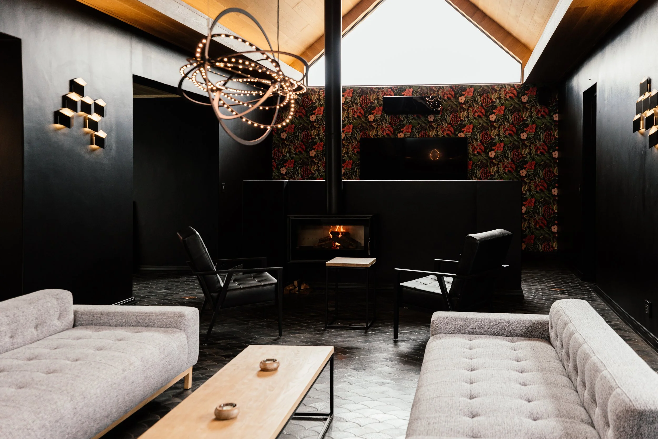 Villa Vittoria Lounge.jpg