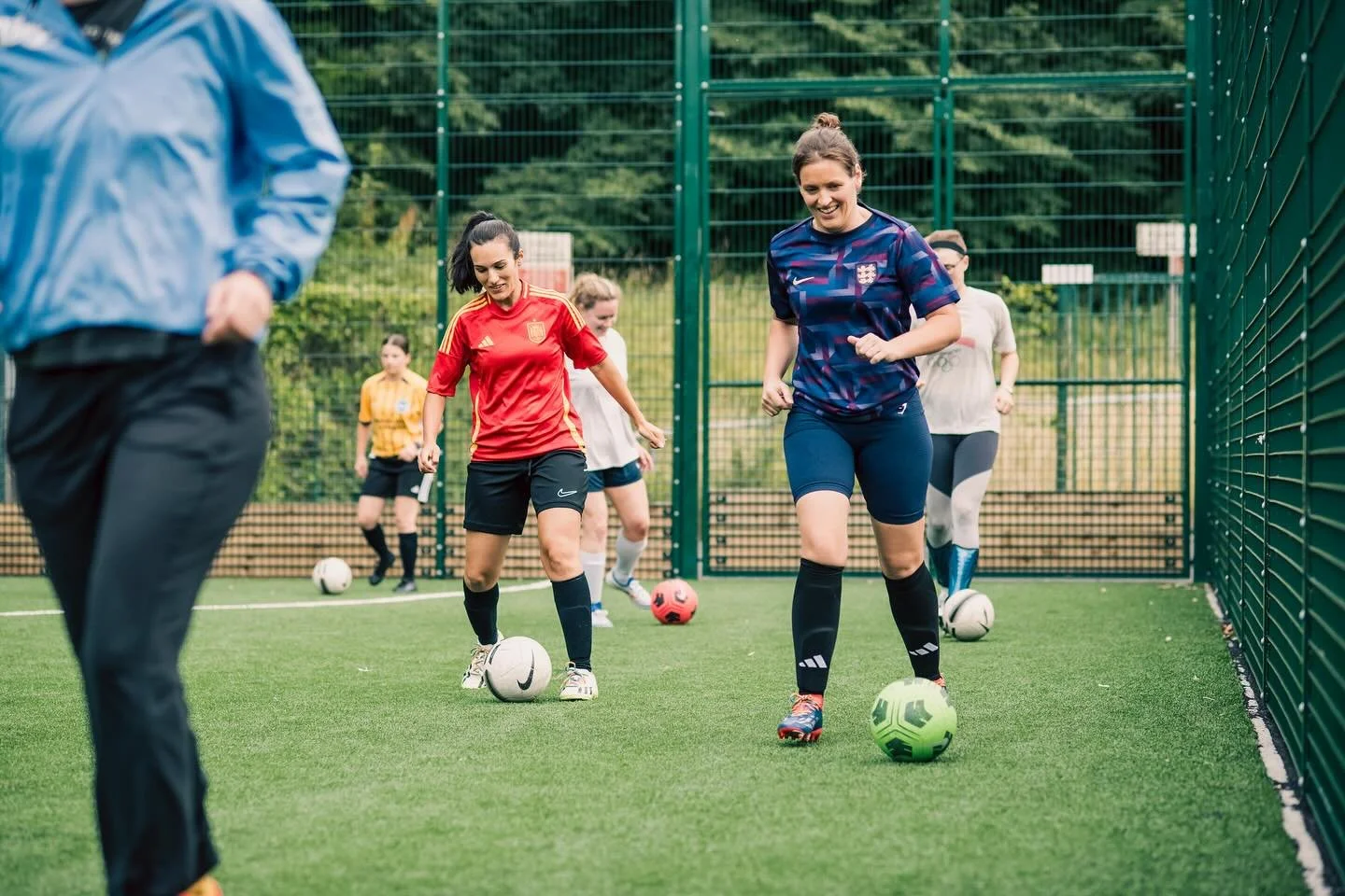 ✨ Seapals Social Football - A space for ballers of all abilities, all year round! ✨

This summer marked a year since we introduced our 5s sessions at @withdean_sports_complex 🥰. Whilst the Lionesses were busy lifting another trophy, we took the oppo