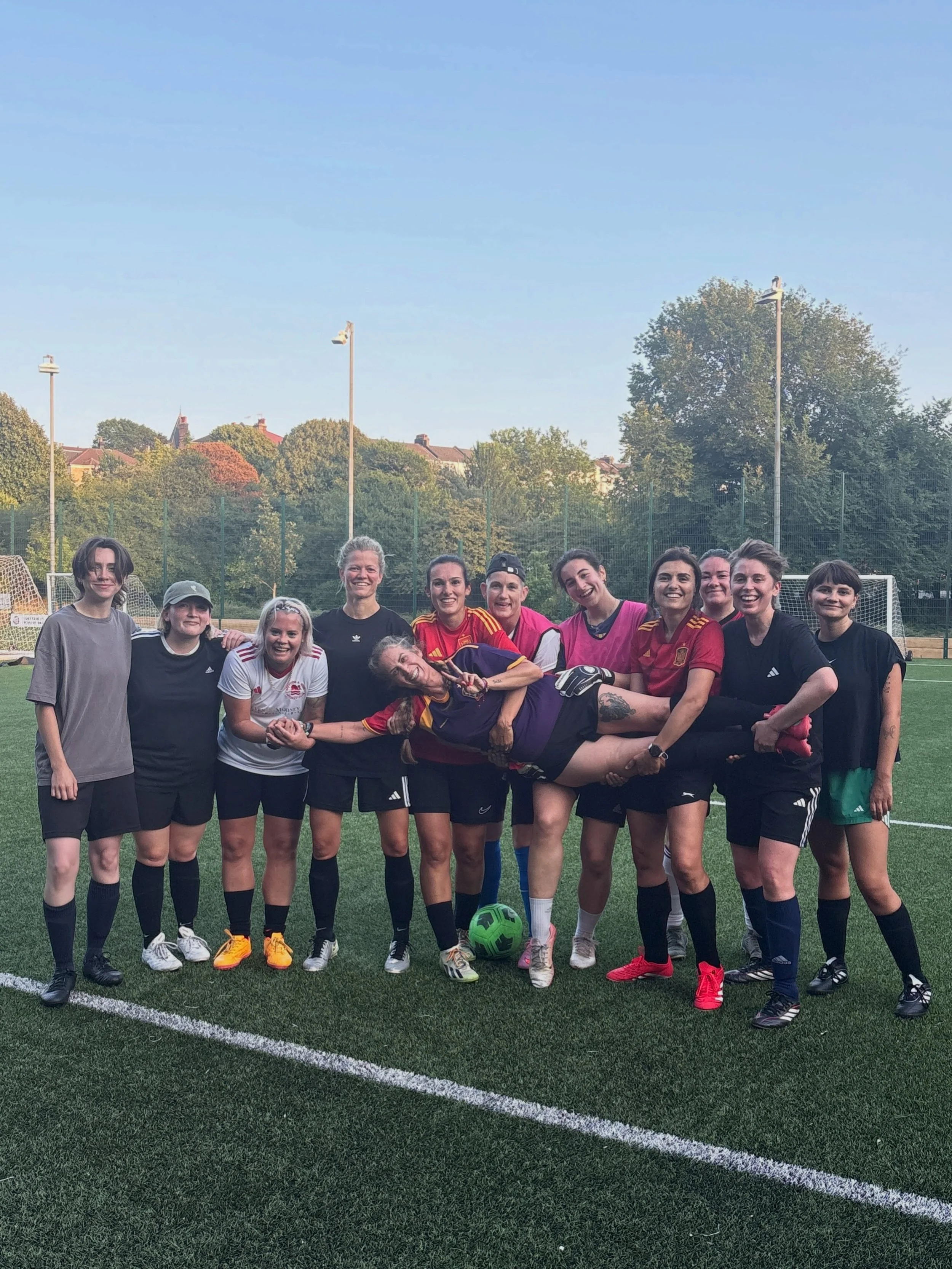 Last week we said &ldquo;Adios&rdquo; to our incredible Seapals volunteer and teammate Vanesa who is heading back to Spain 👋 🇪🇸 

Every week Vanesa showed up with excellent vibes, made everyone feel welcome and has been key to our Hove Park summer