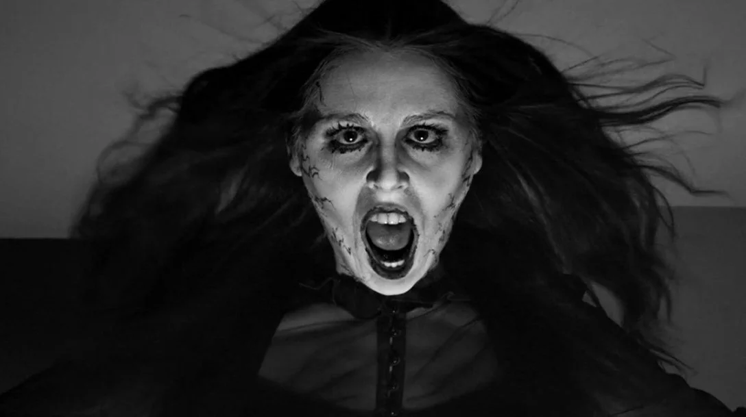 [Film Review] A Ghost Waits (2020)