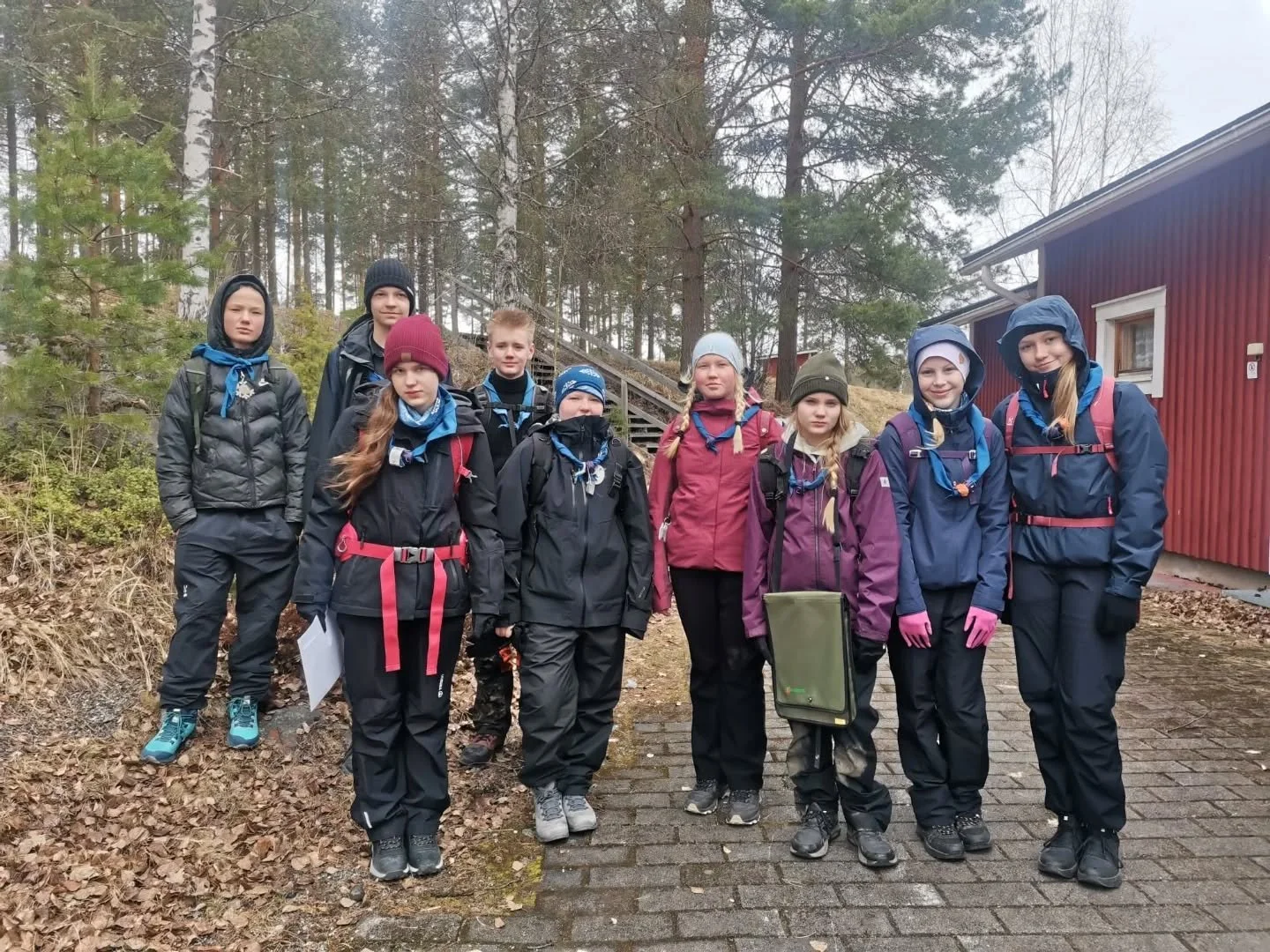 Lumikot kisasivat eilen Keuruulla H&auml;meen piirin tarpojien "Rantaloma" kev&auml;tkisoissa. Mukaan l&auml;hti Lumikoiden koko vartio kahdessa kisavartiossa. Ennusteista huolimatta n&auml;htiin my&ouml;s aurinkoa p&auml;iv&auml;n aikana ☀
