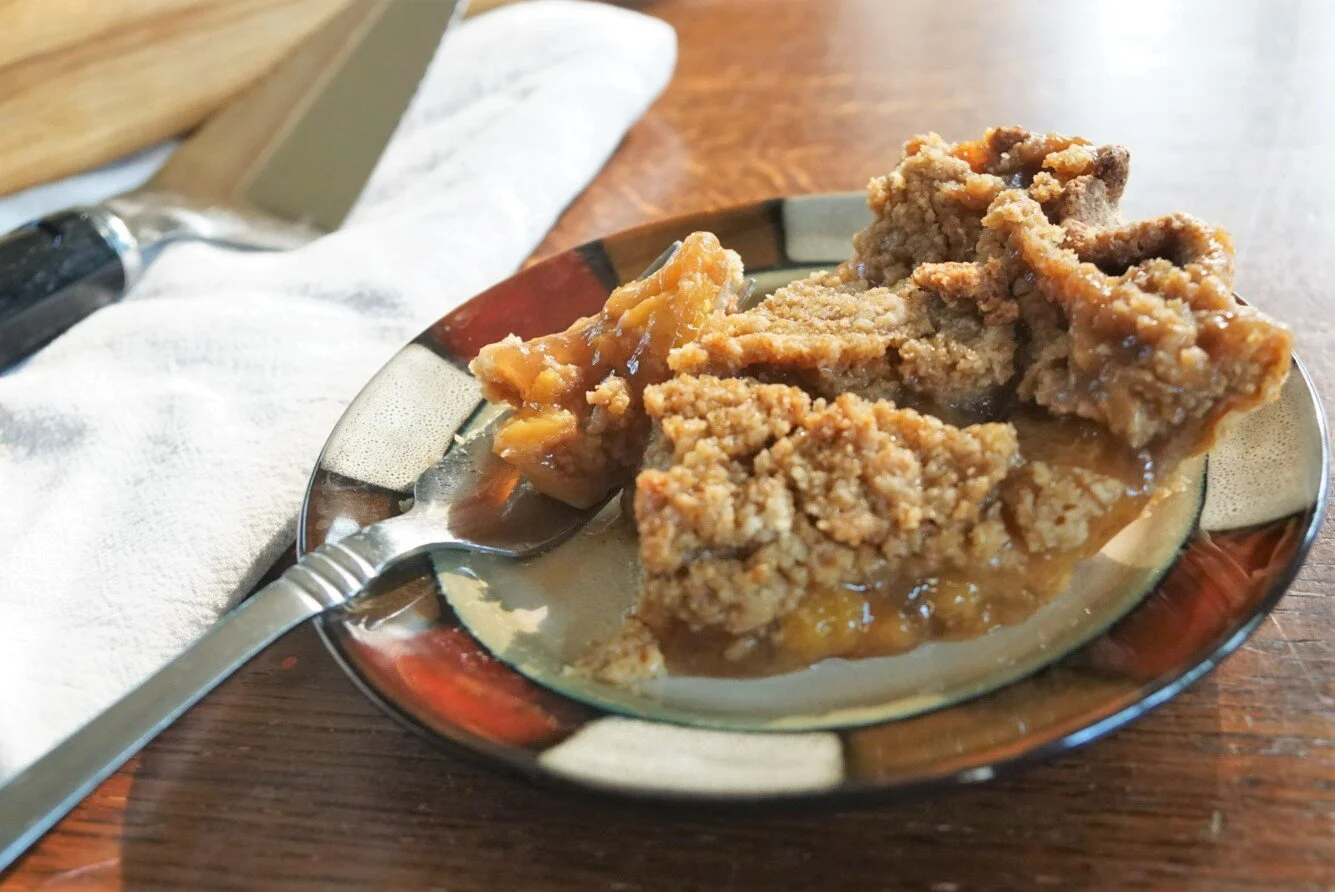 Peach Crumb Pie