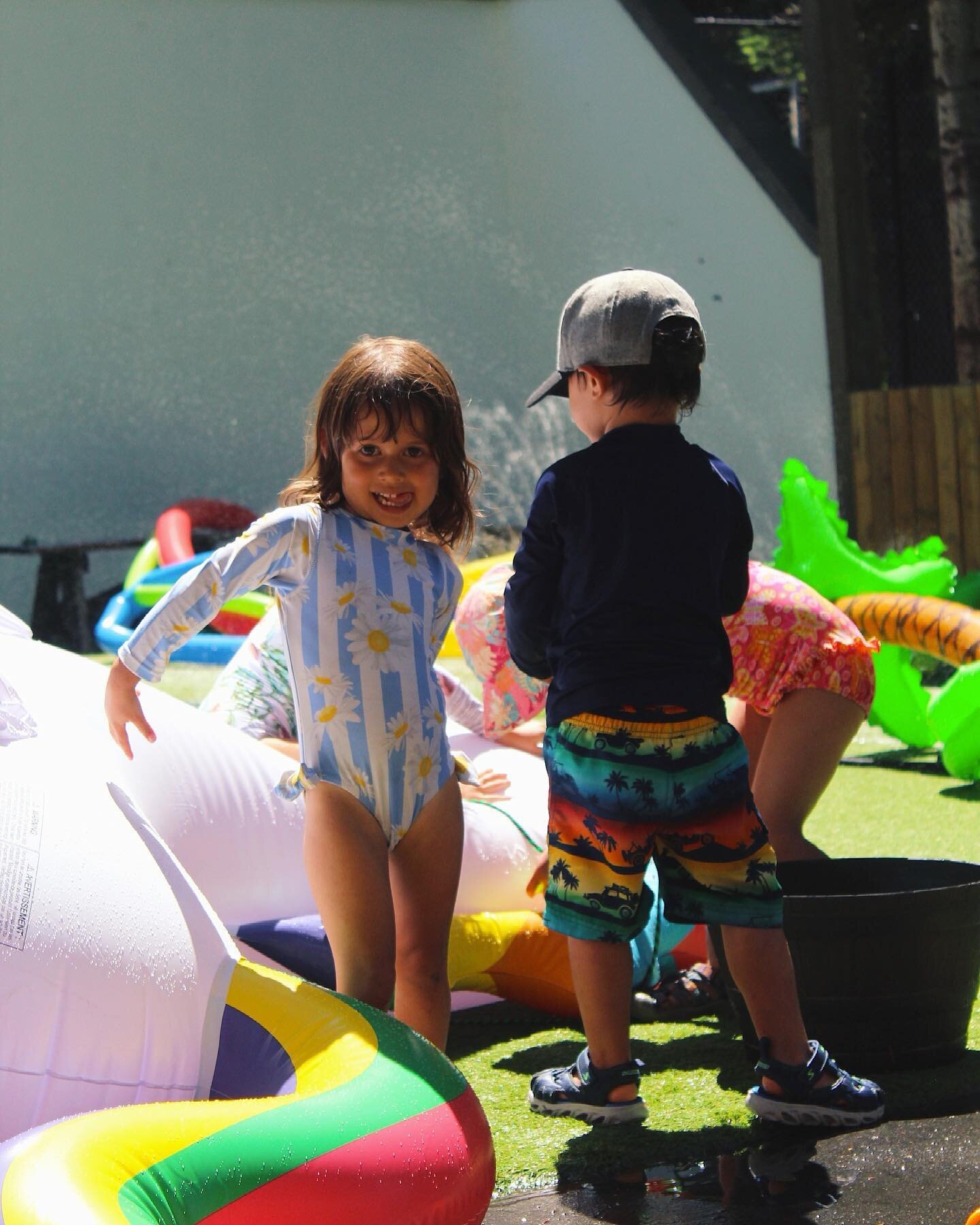 💧SPLASH ZONE!🌞

Join us today in the Combo Zone for @whistlerfarmersmarket week 4! Only $10 per head with access to the following&hellip;
💧🌞SPLASH ZONE to keep your little ones cool in this heat!
🛼Roller Skating
🎨Arts &amp; Crafts with @mollist