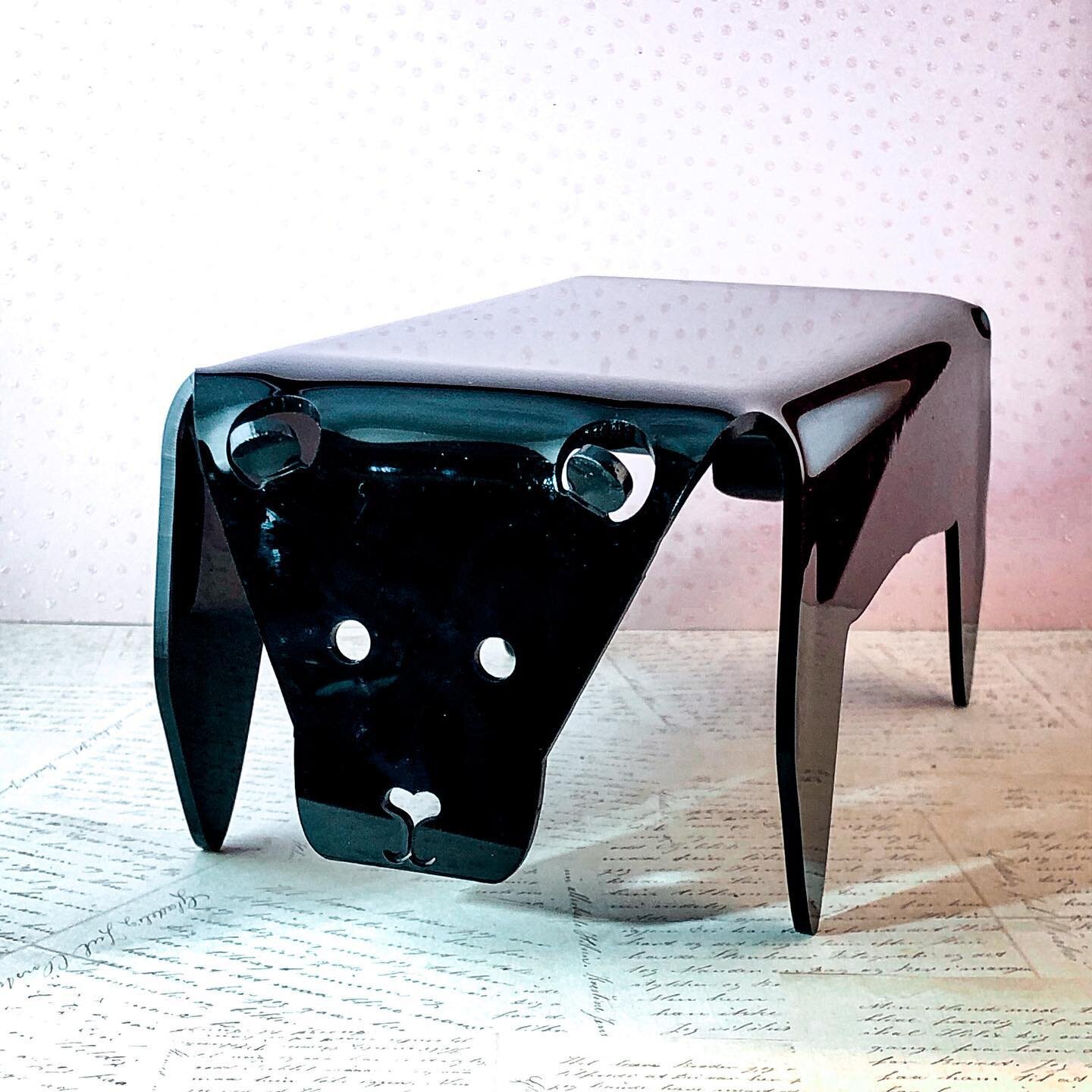 Happy Tuesday! We hope everyone is having a great week so far.  Did you know you can see this awesome bear sculpture along with several others at @artsatlarge? If you are in the Milwaukee area come on in and check us out! You can even get a cup of co