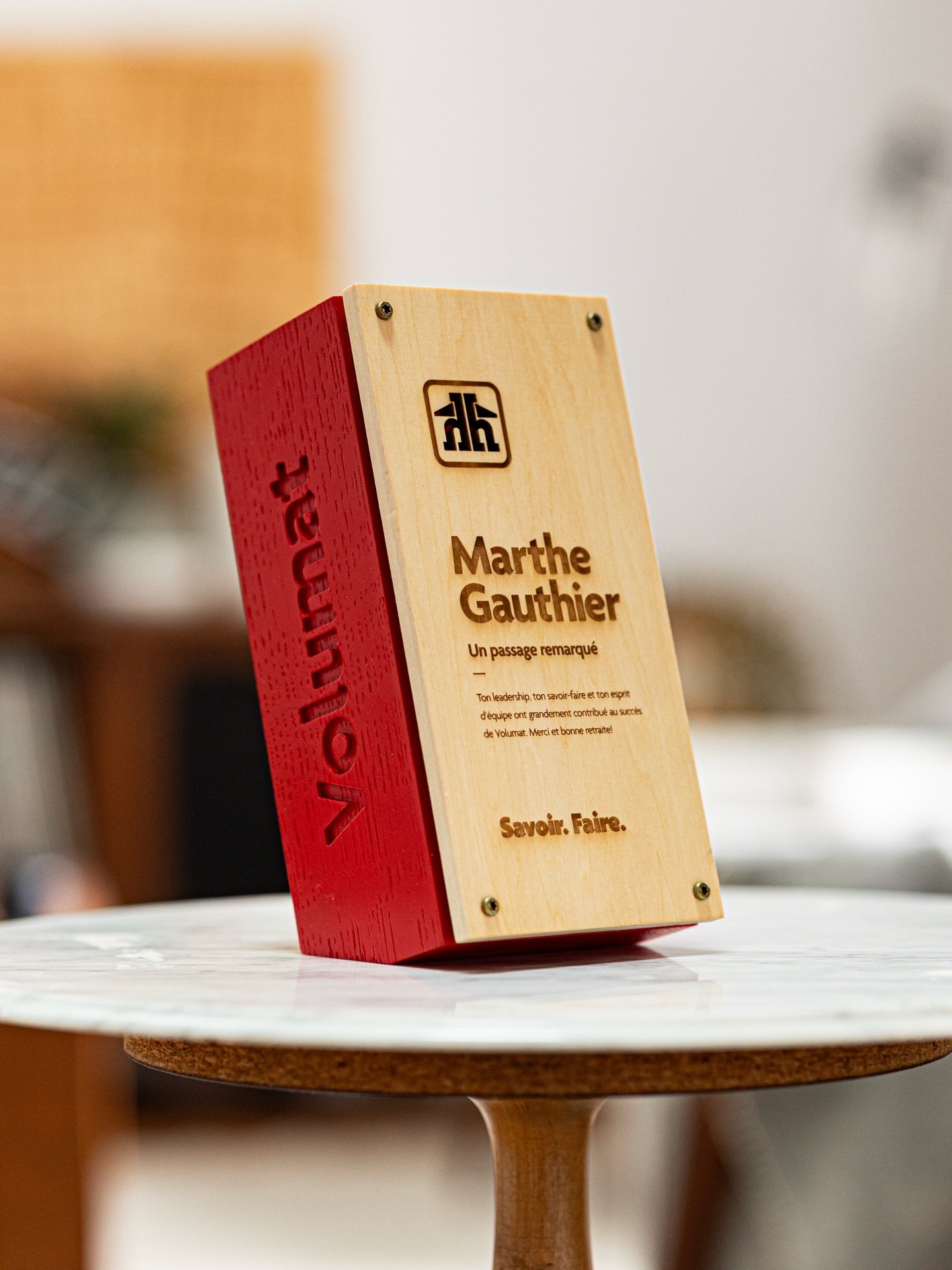 C&rsquo;est ben beau Mike chez @ronafr, mais avez-vous d&eacute;j&agrave; re&ccedil;u les services de Marthe et Sylvain chez Home Hardware en Abitibi?! On m&rsquo;a confi&eacute; le mandat de fabriquer 2 troph&eacute;es qui  mettent en valeur l&rsquo