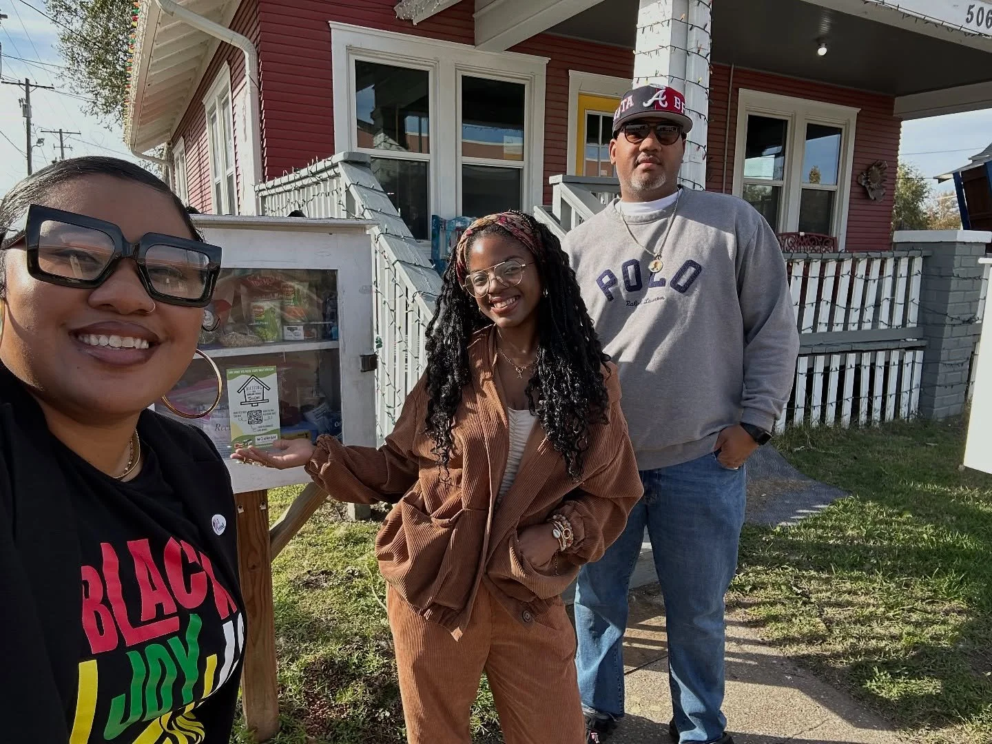 🖤 Today, the BEFH team stepped up and stocked the Wonder Workshop Children&rsquo;s Museum Blessing Box at 4th &amp; Yuma as part of the #StockTheBoxChallenge! 💪🏾

We&rsquo;re proud to join this effort to support our neighbors during a time of grow
