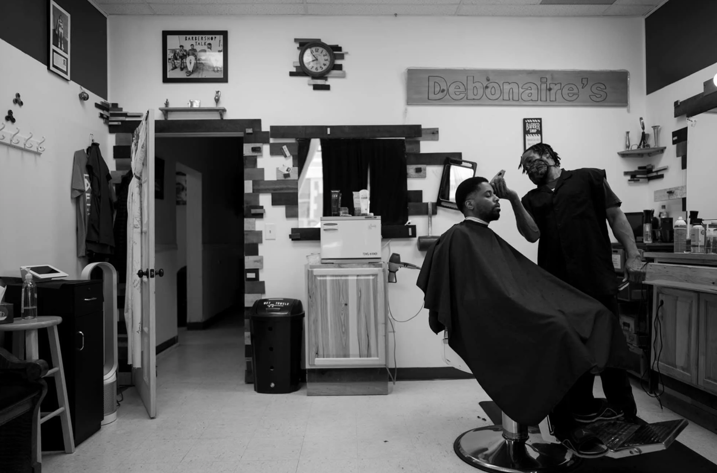 Debonaires Barber