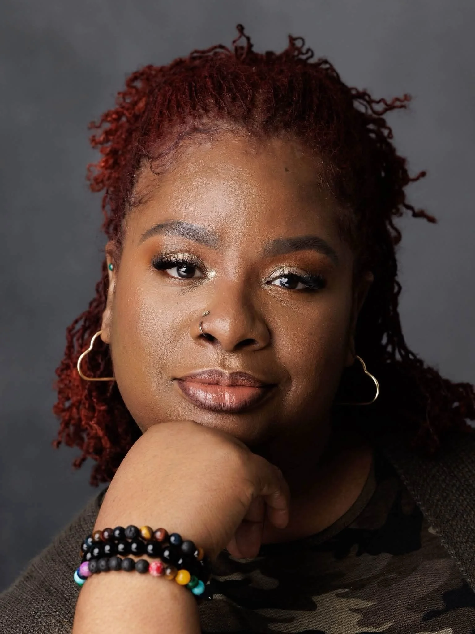 At the Black Joy Is Healing experience, Dr. Arthalia Weekes, founder of @kavanahlifecounseling , will offer mini sessions in Reiki and Brainspotting, giving guests an opportunity to explore practices that support grounding, emotional release, reflect
