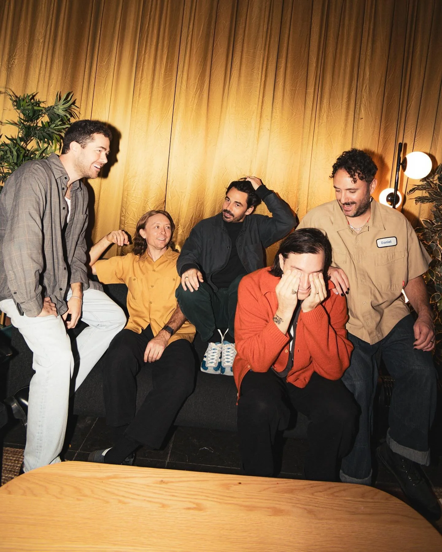 @localnatives at @earthackney back in October🖤

Very delayed post but go check out more pics on the @indiewavves website! 

Available for shoots/concerts in New York until Jan 9 + London after Jan 13

#london #londonmusic #londonconcert #photographe