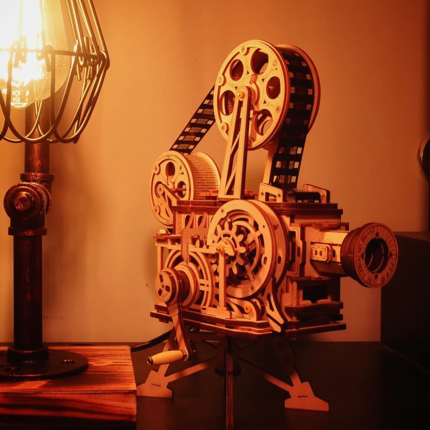 Made a working projector that plays Charlie Chaplin when you crank it!

#craftnight #devilsinthedetails #film #reel #cinema @arri