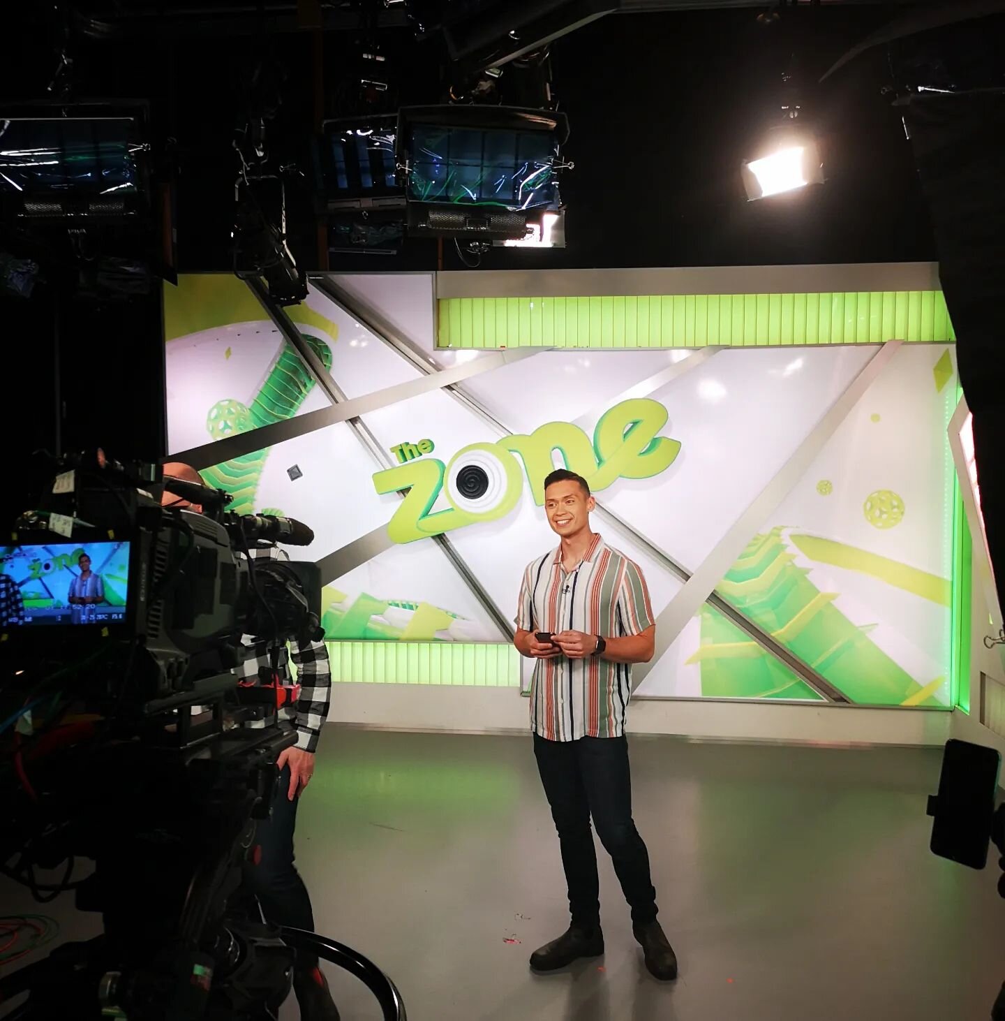 It's kinda freaky being back in the @ytvofficial studios. I used to do lighting for this show and several others back in 2007.  I got called an OG today lol. 

#lighting #lightingboard #tv #broadcast #thezone #television #lightingtech