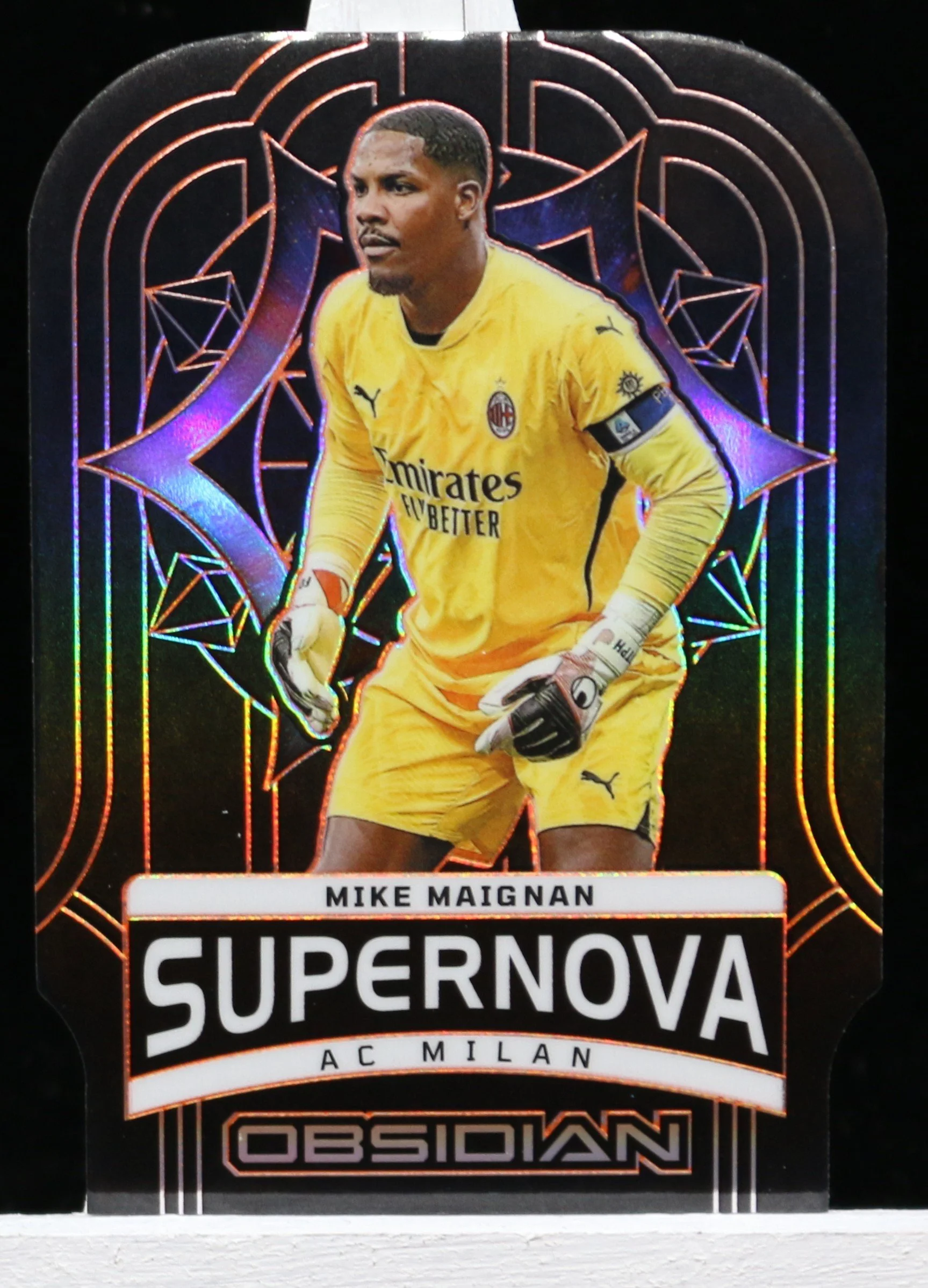 Mike Maignan Obsidian 24-25 Supernova Orange F.JPG