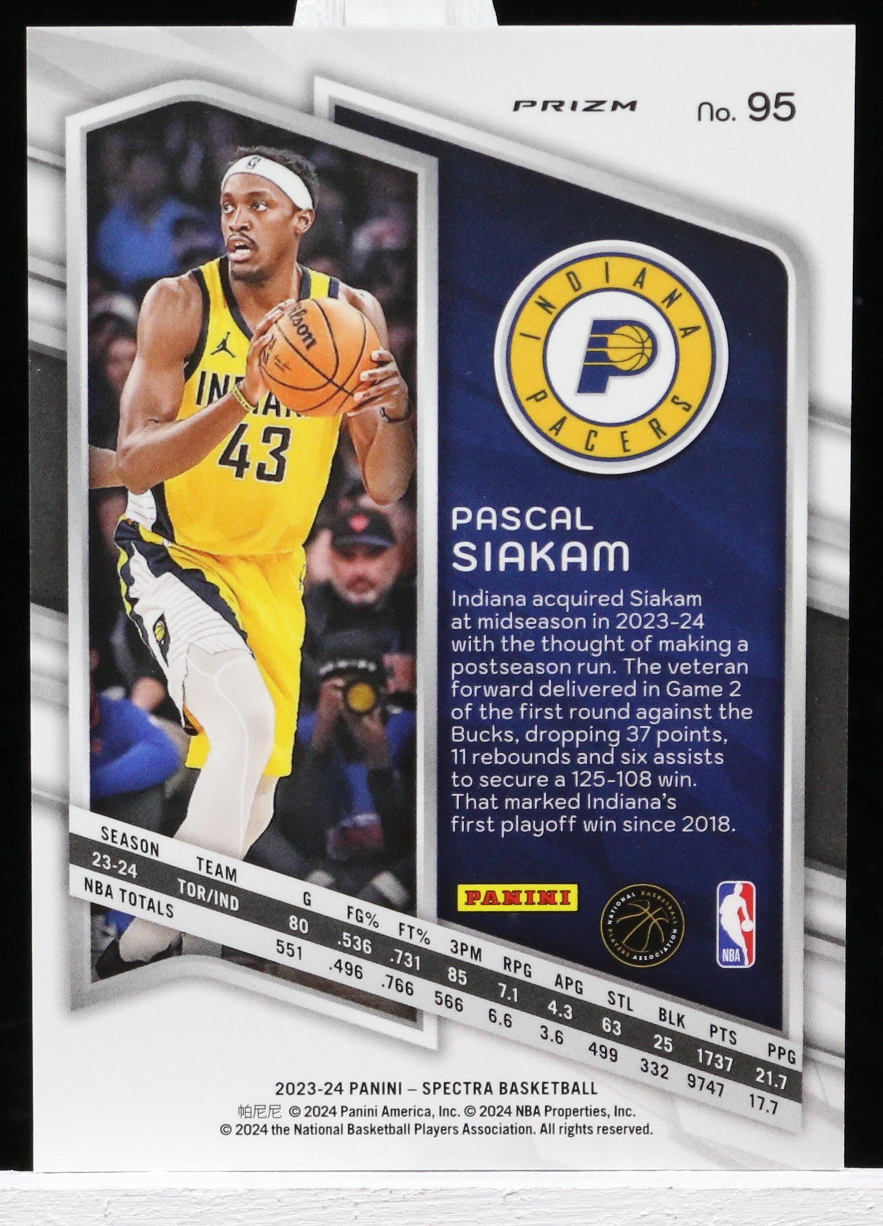 Pascal Siakam Spectra 23-24 Base Red Int'l B.JPG