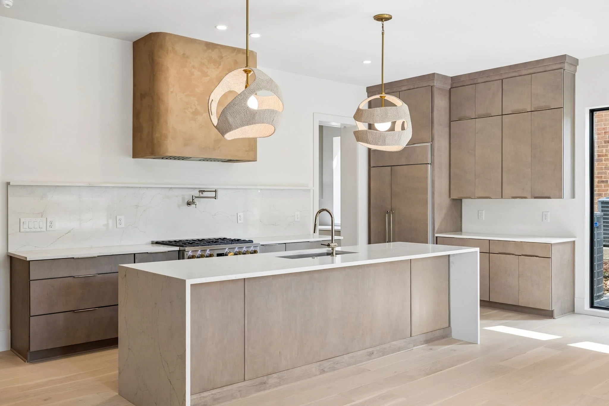 21-3137 Long Blvd Unit B - 021.JPG