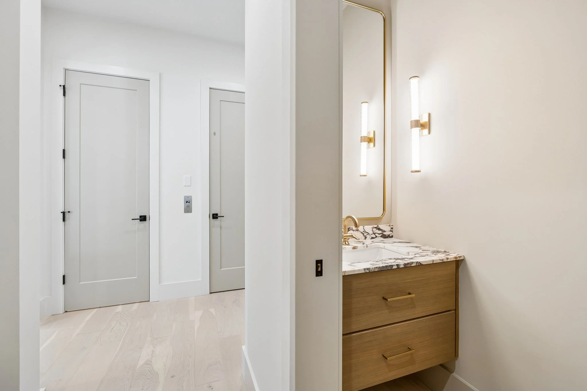 30-3137 Long Blvd Unit B - 030.JPG