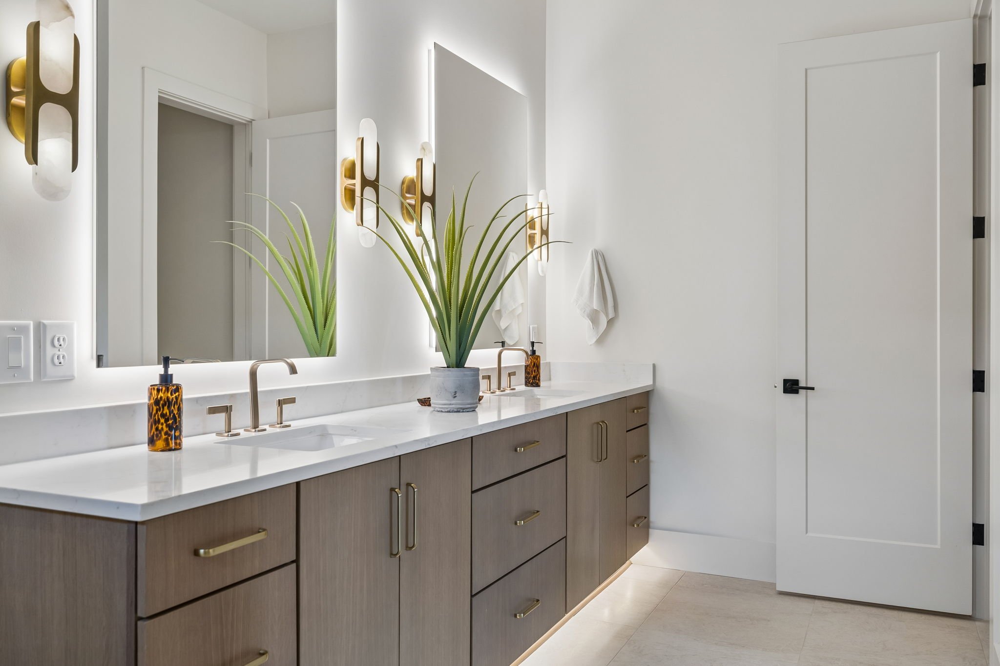 52-3137 Long Blvd Unit A - 052.jpg