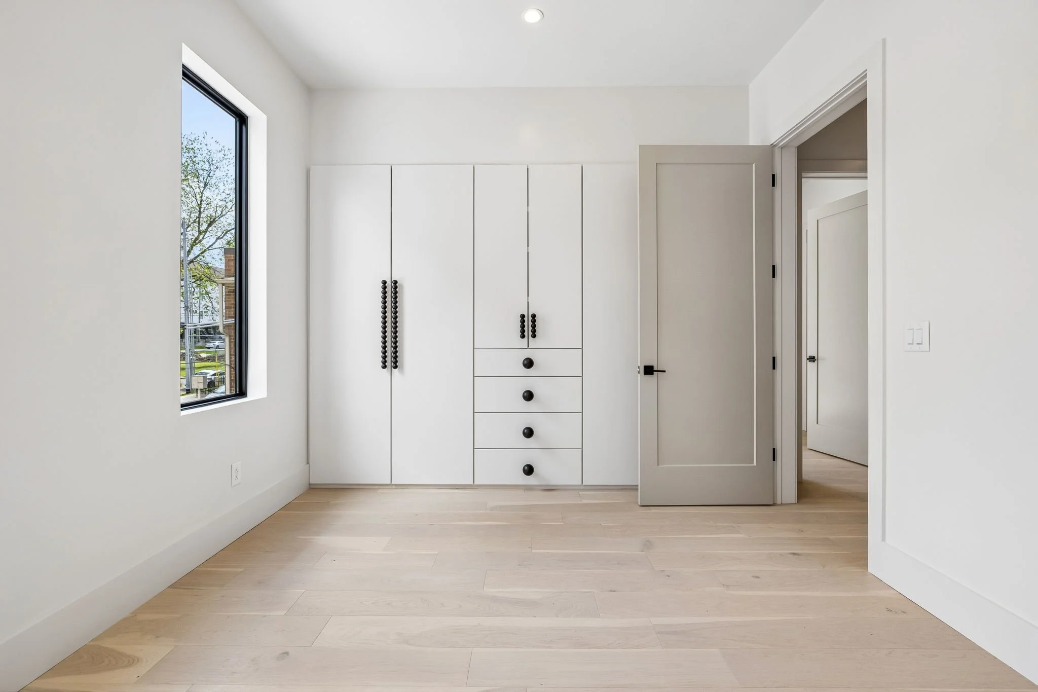 39-3137 Long Blvd Unit B - 039.JPG