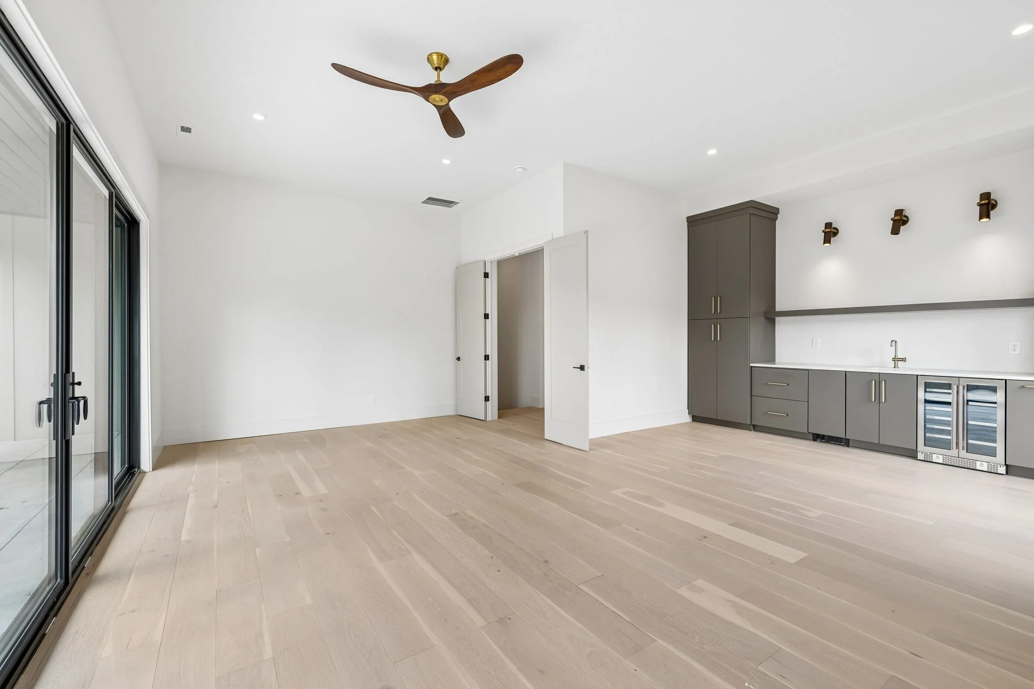 55-3137 Long Blvd Unit B - 055.JPG