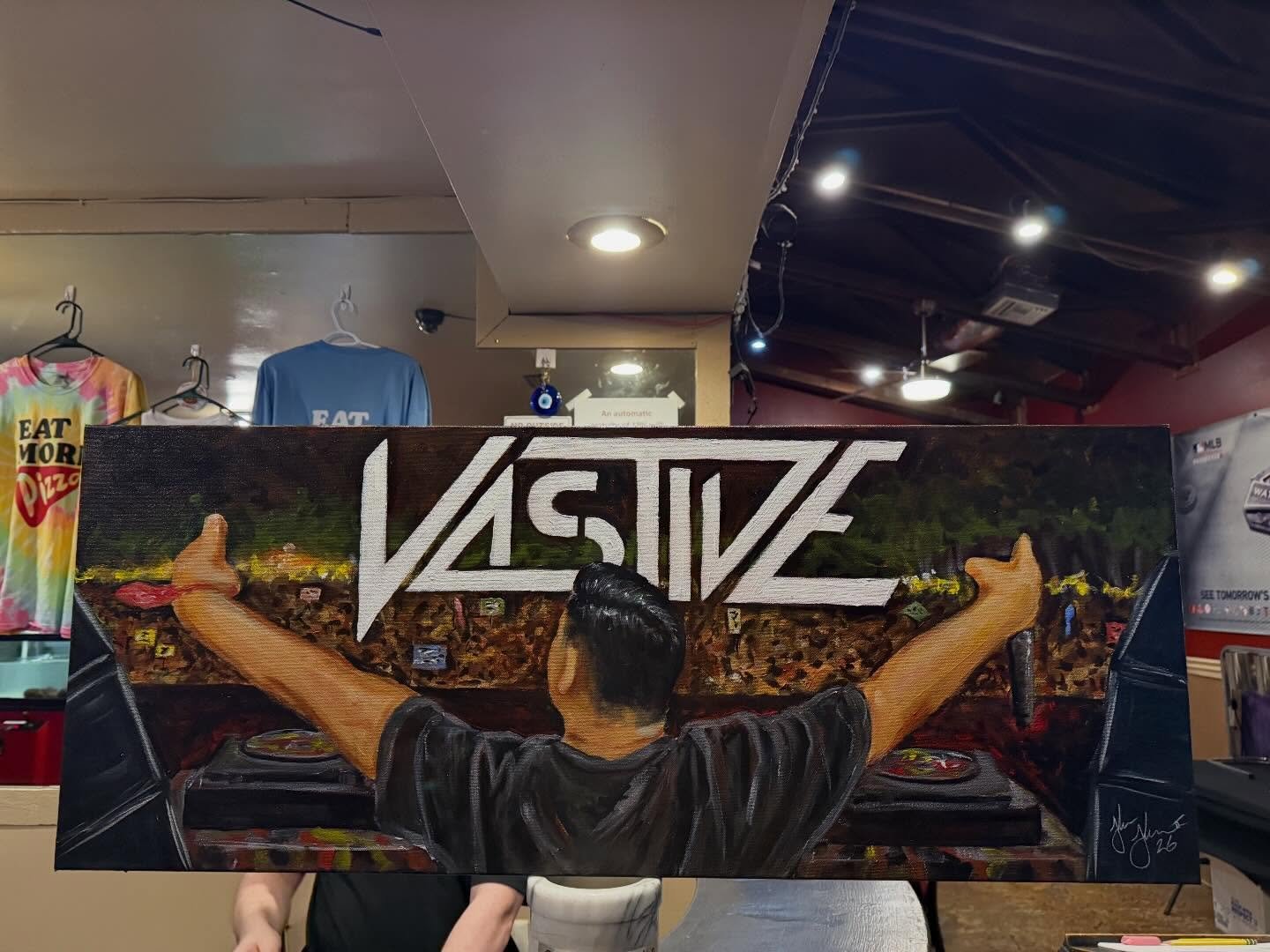 Just finished a HUGE piece of @vastiveofficial for my boy @chasethompson111 

This was an awesome experience and some great sound track for the process!! 

Check out @vastiveofficial to hear what I was listening to while painting.