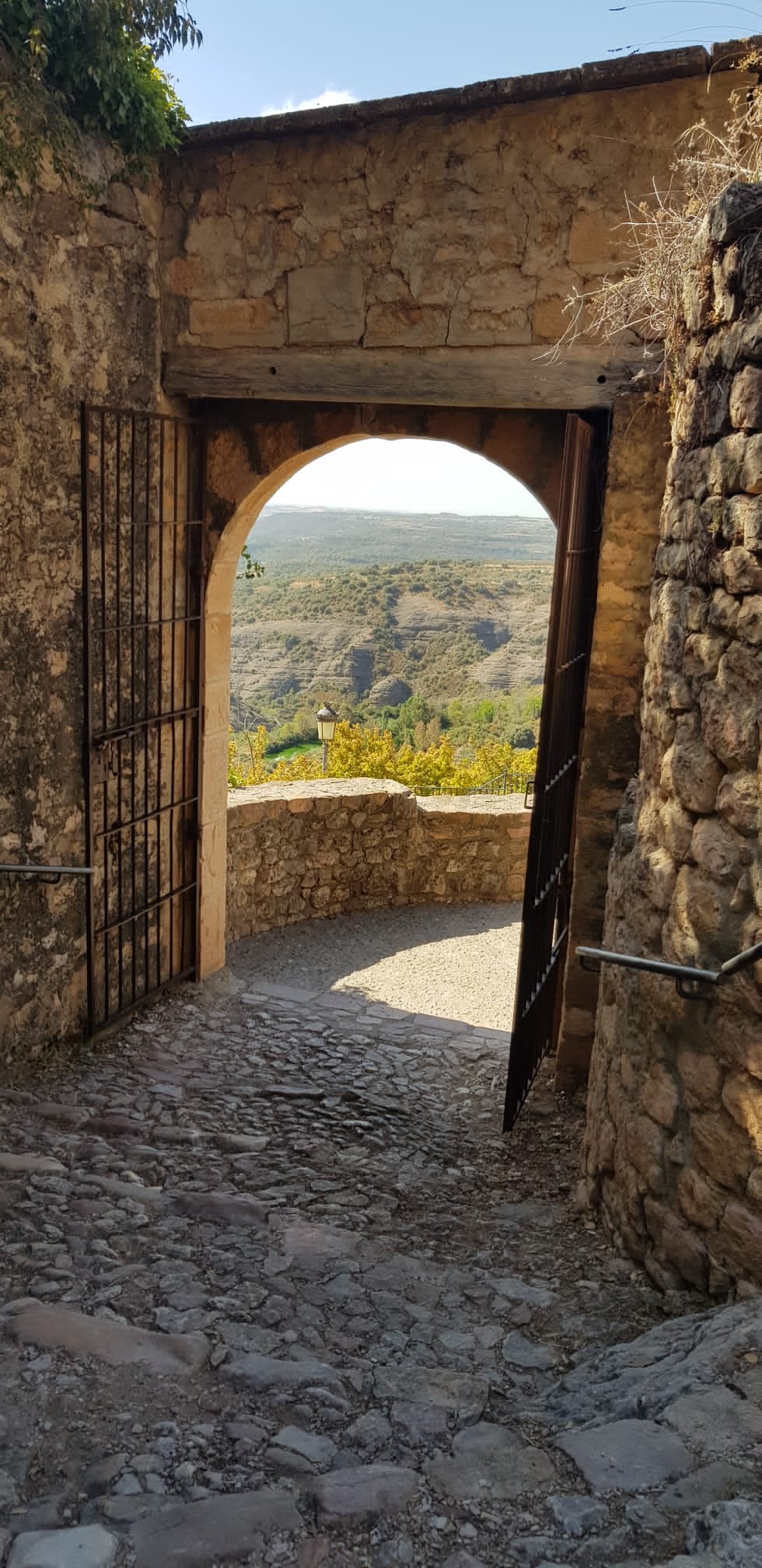 alquézar j3 intérieur du chateau.jpg