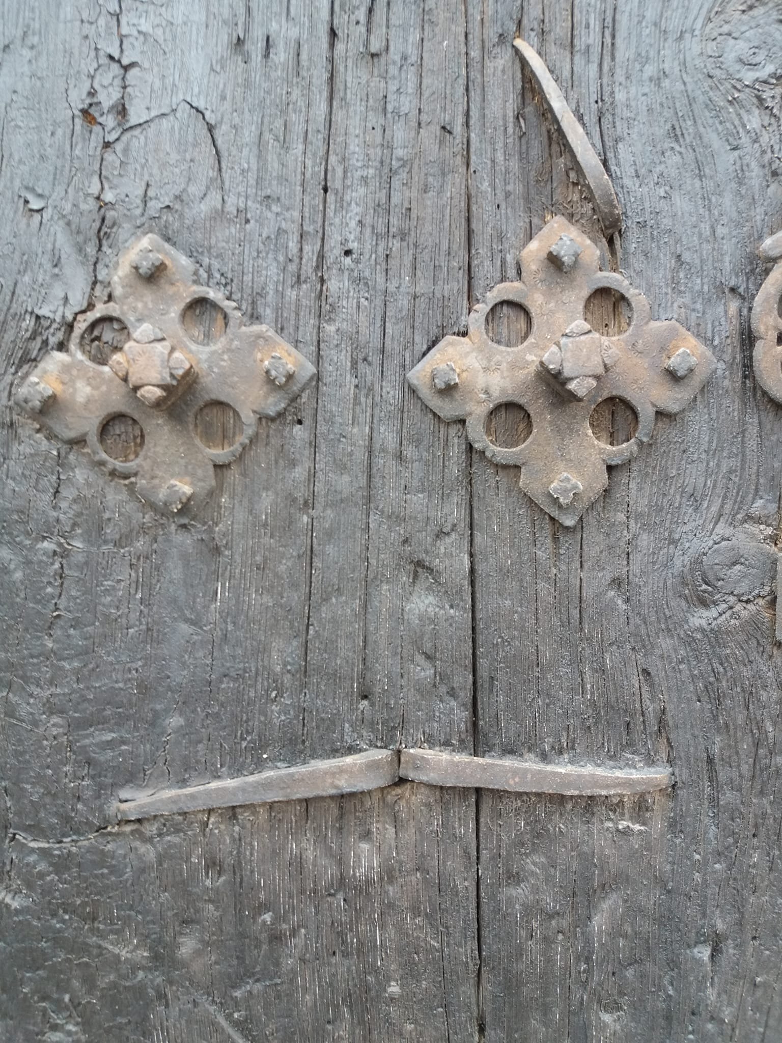 photo détail d'une porte albarracin.jpg