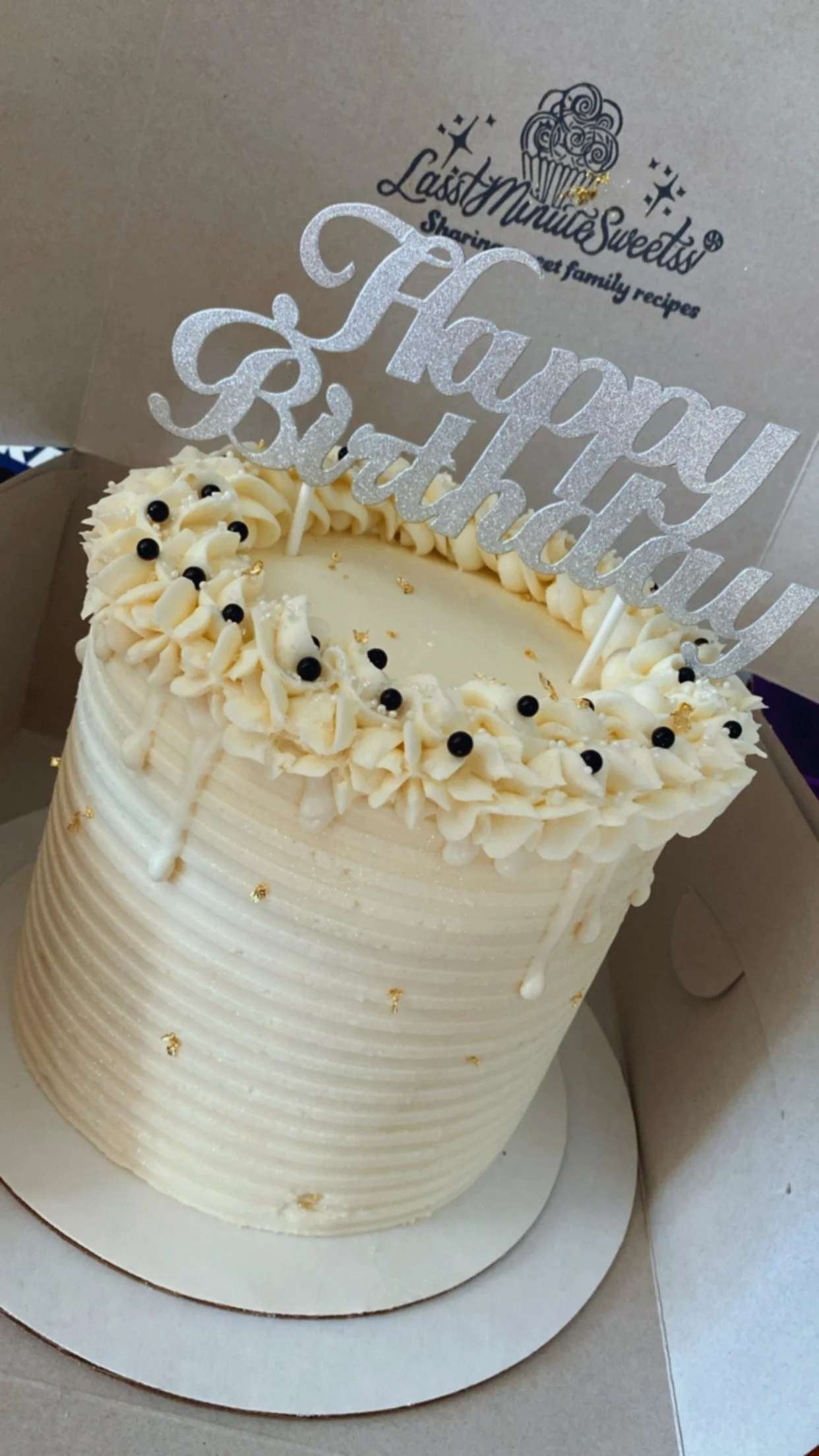 French Kissed Cake: French Vanilla Cake Layers White Chocolate Whipped Cream filling French Vanilla Buttercream Frosting (add topper by request)