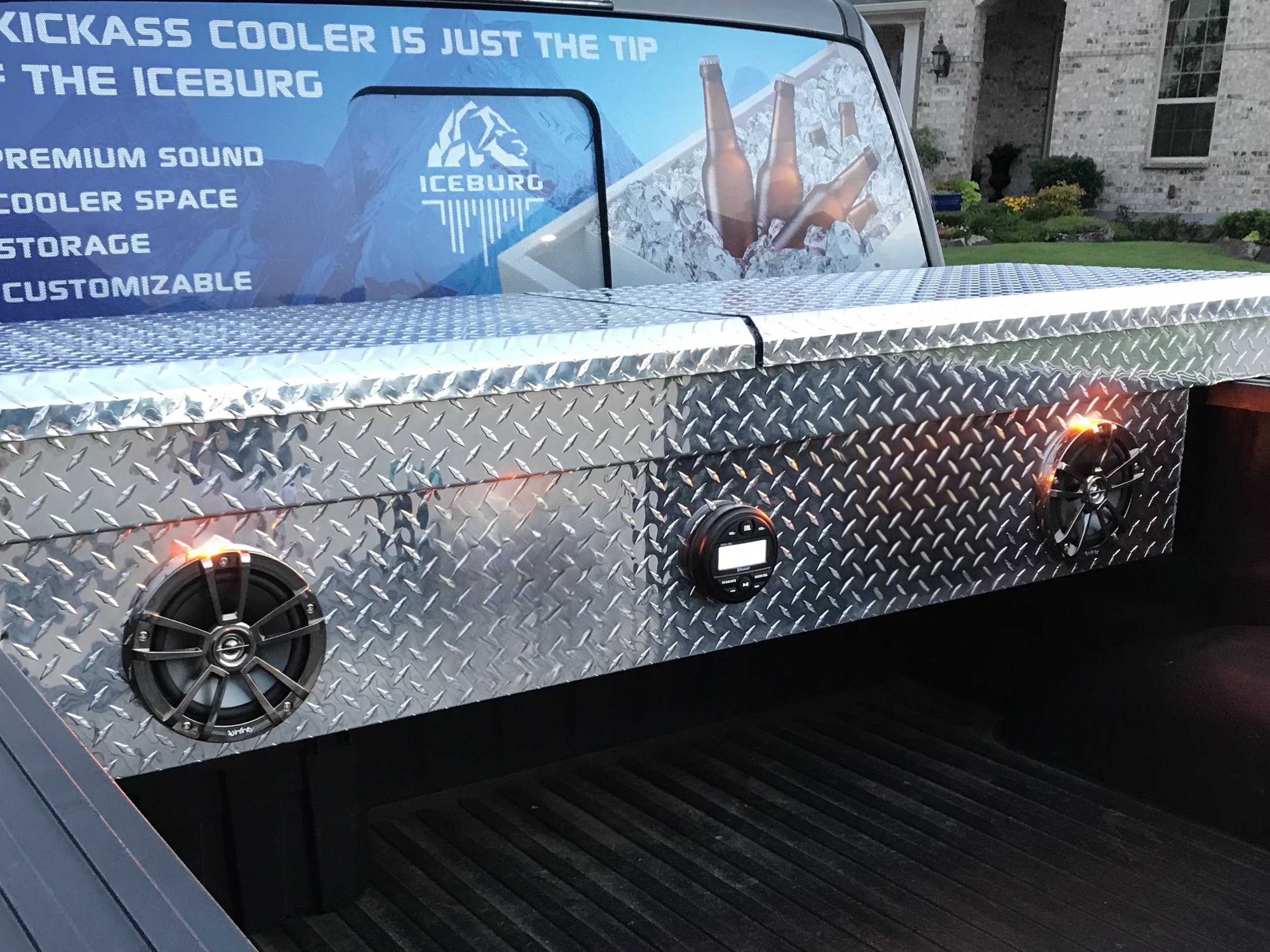 Truck bed tool box