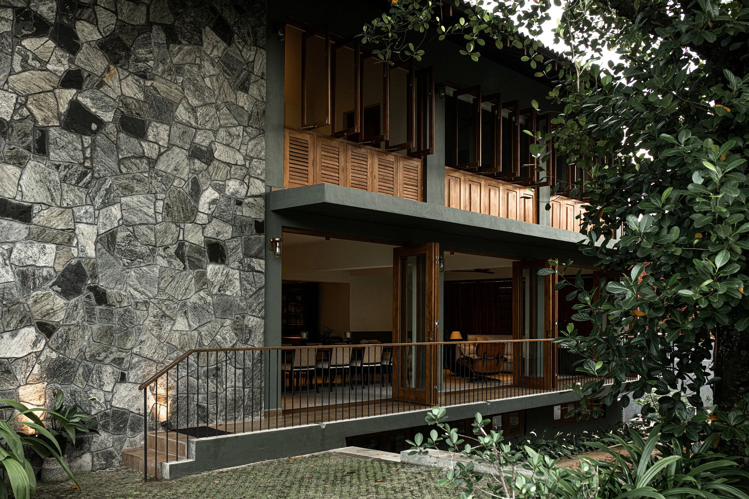 Adaptive reuse - Conversion of an abandoned warehouse into a home Studio Hexar Architectural design