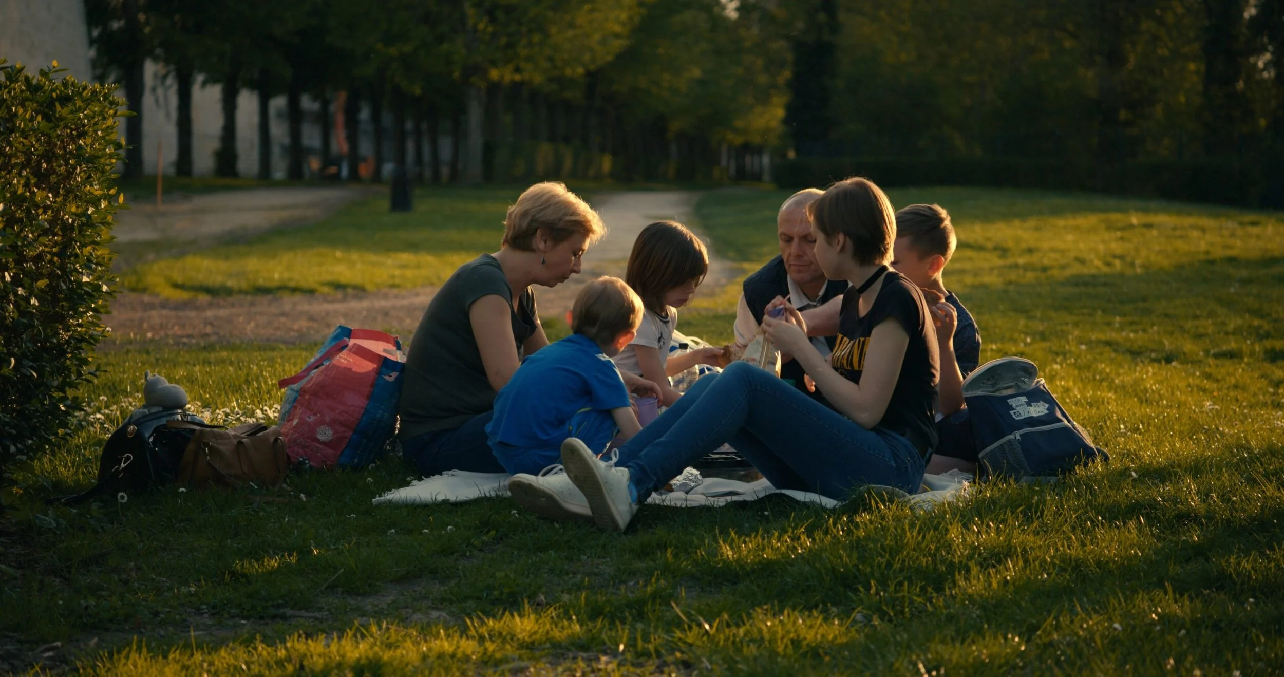 littlegirl-5-agat-films-cie-arte-france-final-cut-for-real-scaled.jpg