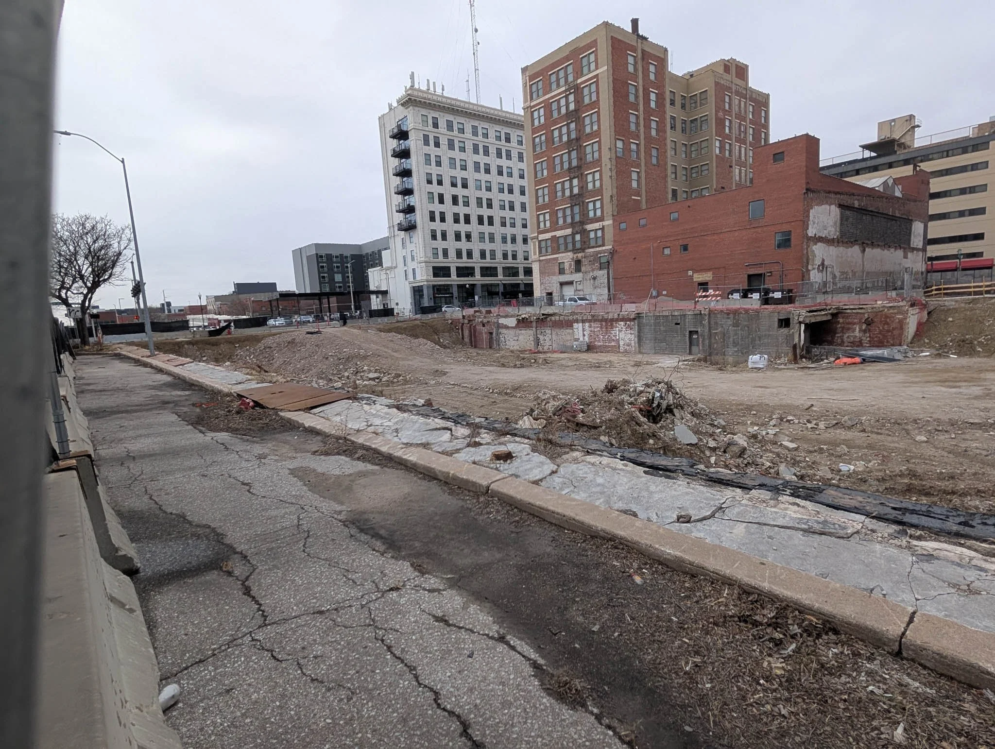 LNKConstructionPics-Golds South Tower-20260304_212023910.jpg