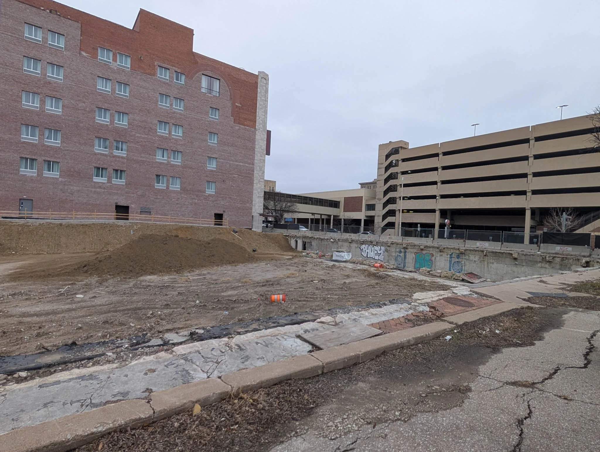 LNKConstructionPics-Golds South Tower-20260304_212015416.jpg