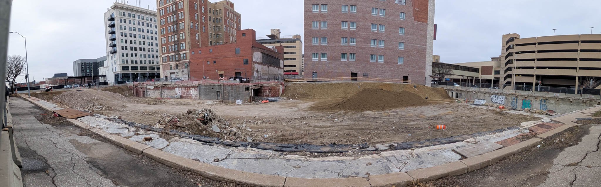 LNKConstructionPics-Golds South Tower-20260304_212015416-Pano.jpg