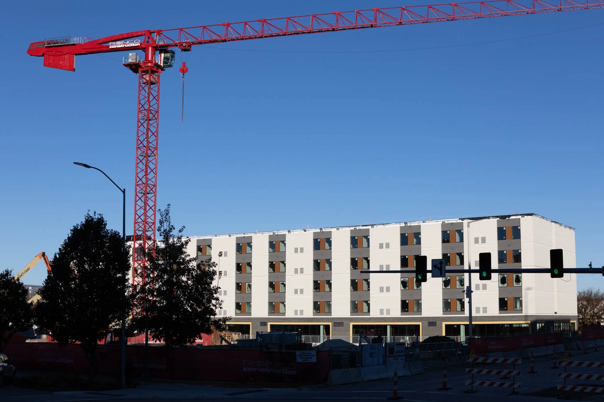 LNKConstructionPics-Mural-White Lotus-20251109-0048.jpg