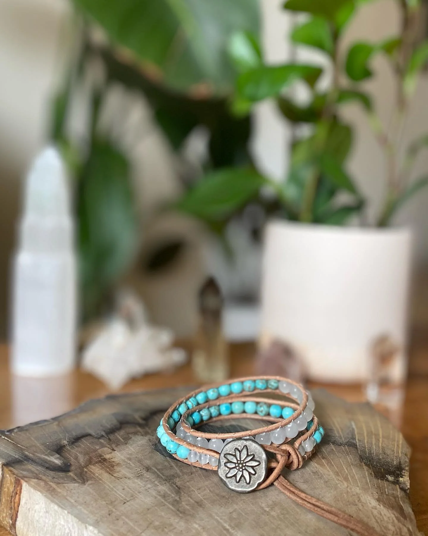 Spring vibes✨ Turquoise + Selenite on tan leather💕 Now available on my website! 🌈 
.
.
.
#handmade #handmadejewelry #handmadewithlove #handmadegifts #bracelets #crystalhealing #crystaljewelry #supportsmallbusiness #supportlocal #womeninbusiness #se