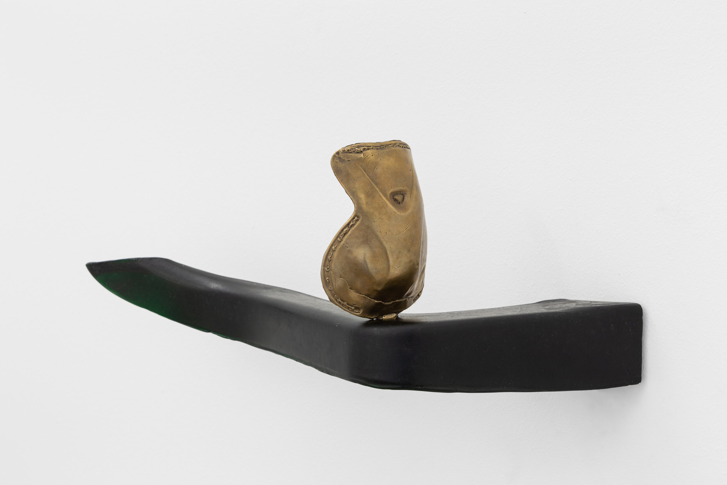 OXEELO, 2020 - Bronze and glass -
15 x 48 x 16,5cm