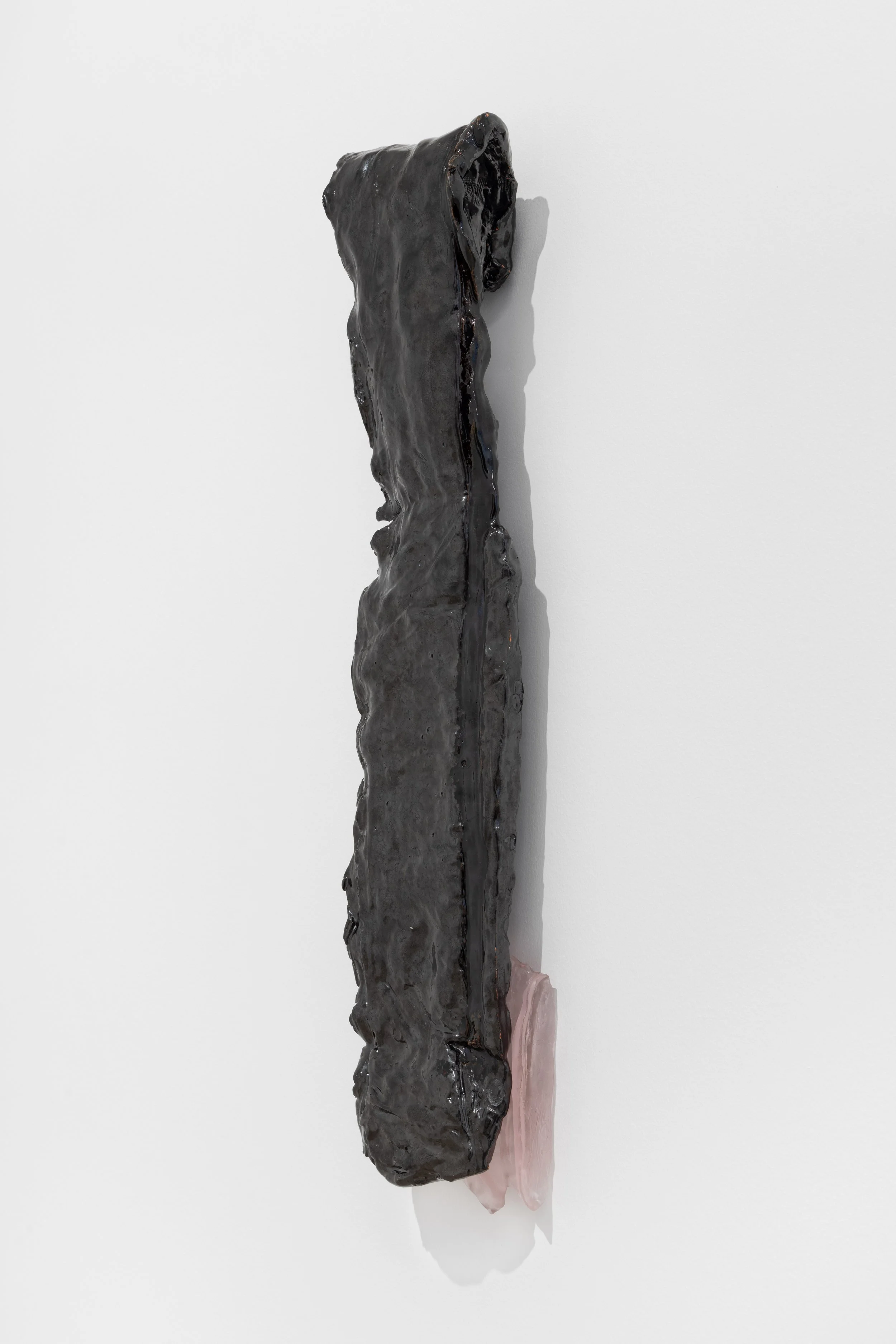 Back, 2025
Glazed ceramic, glass and stainless steel / 70 ×18×10 cm.