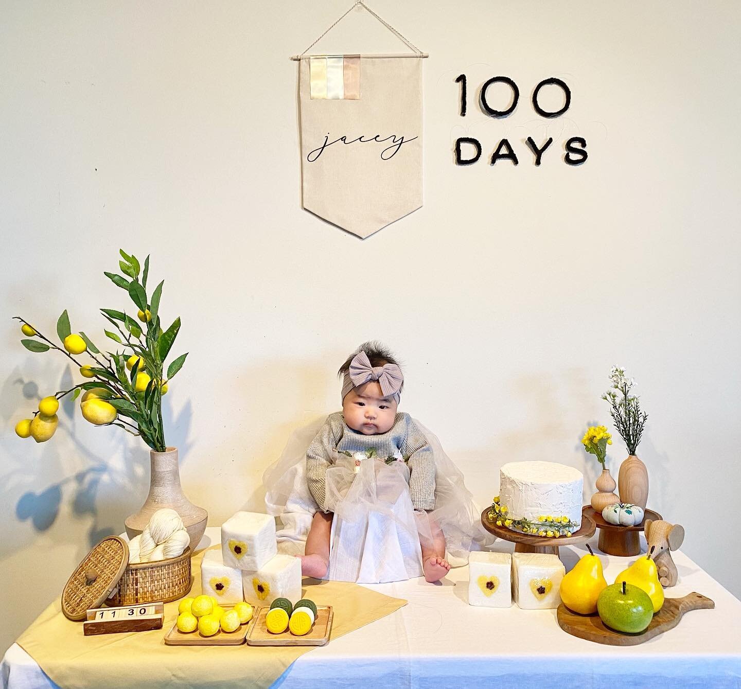 .
.
Happy 100 days, Jacey! 
Hope your special day was filled with smiles and love! 
Thank you for sharing beautiful pic! 

Lemon tree mini table (shipping available!)
@hello_designandparty 

#firstbirthday#100thday#koreanfirstbirthday#birthdaytable#b