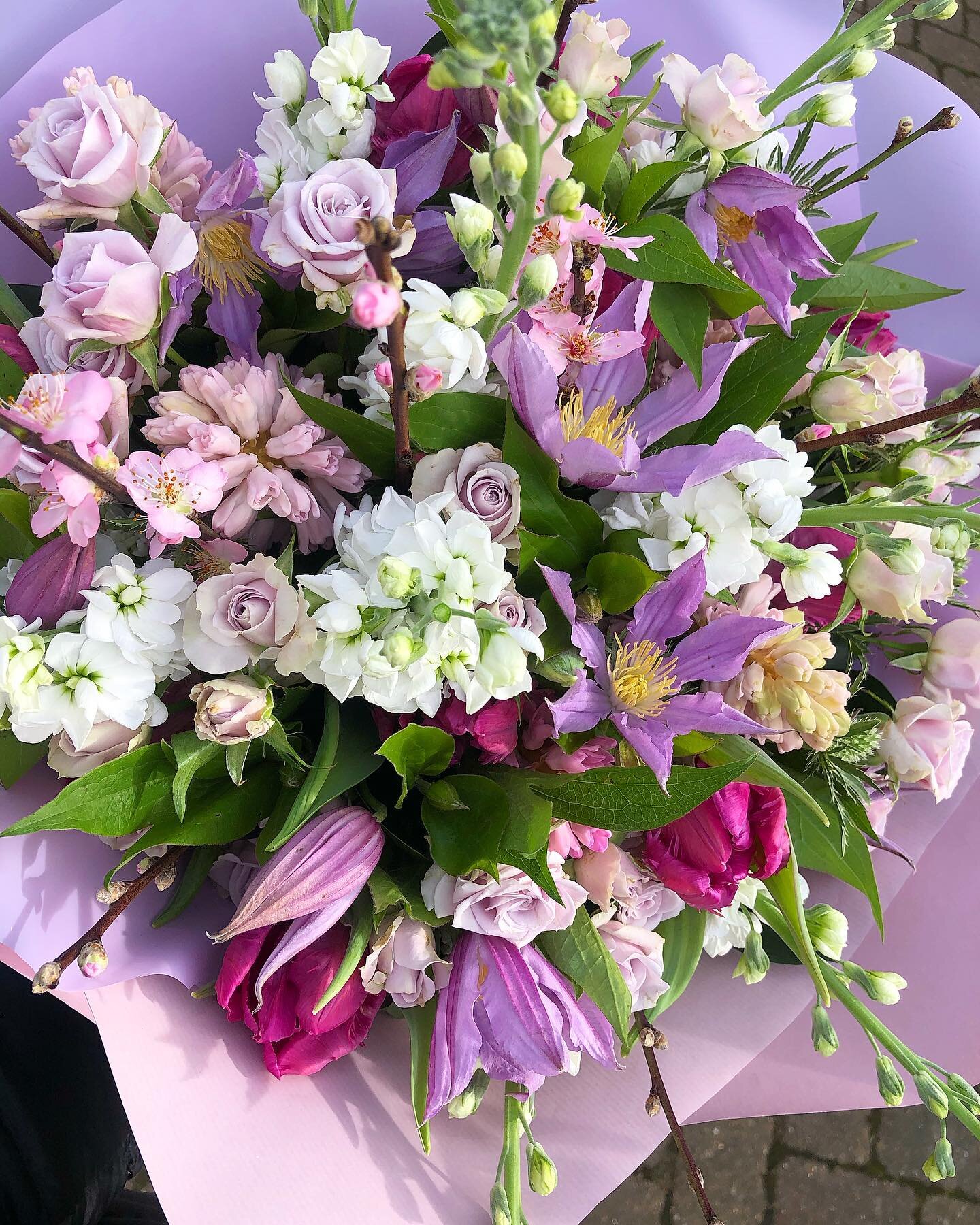 and just like that it&rsquo;s March (?!) which means Mother&rsquo;s Day is just ✨2 weeks away✨
wondering what to get your special lady? we&rsquo;ve got you covered 💜
.
head to the shop to order a bunch of incredible fresh Spring blooms to be deliver