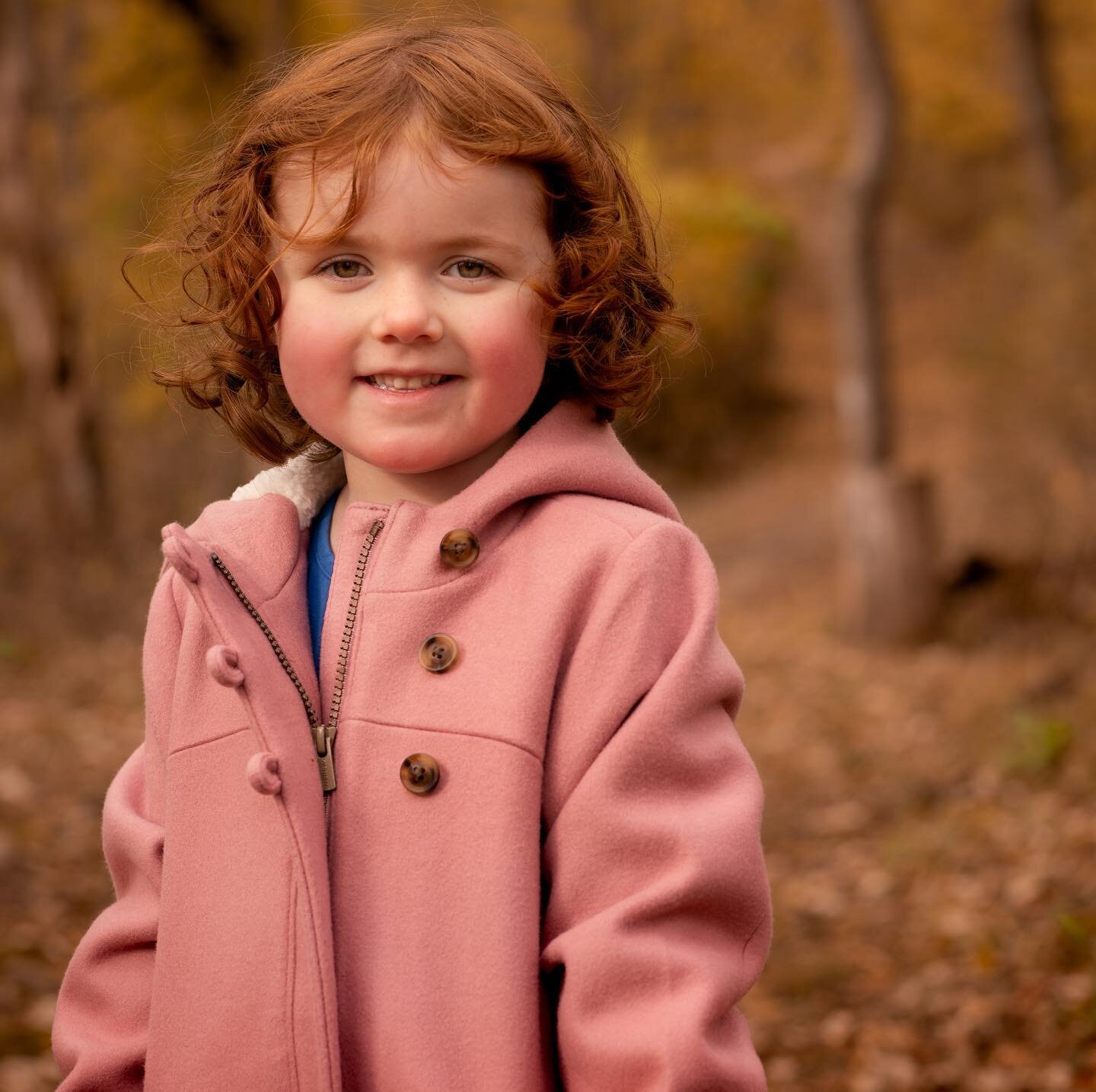 Getting some of the last beautiful Fall Family Photos! #familyphotography #fallphotography