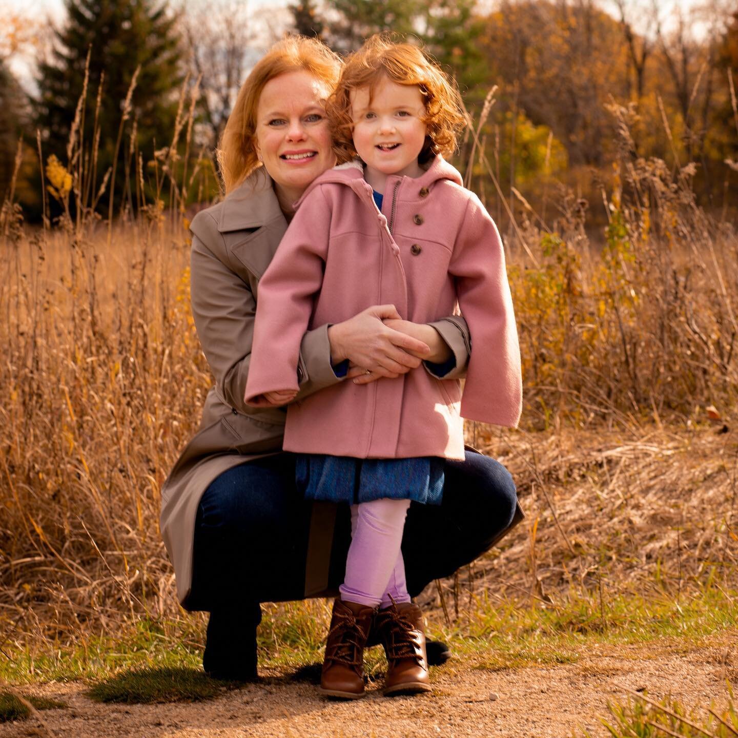 Getting some of the last beautiful Fall Family Photos! #familyphotography #fallphotography