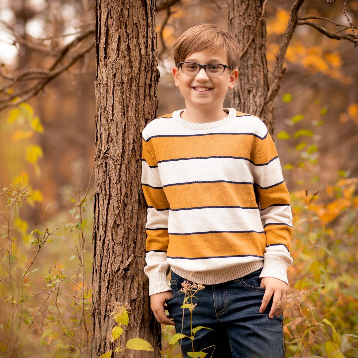 Getting some of the last beautiful Fall Family Photos! #familyphotography #fallphotography