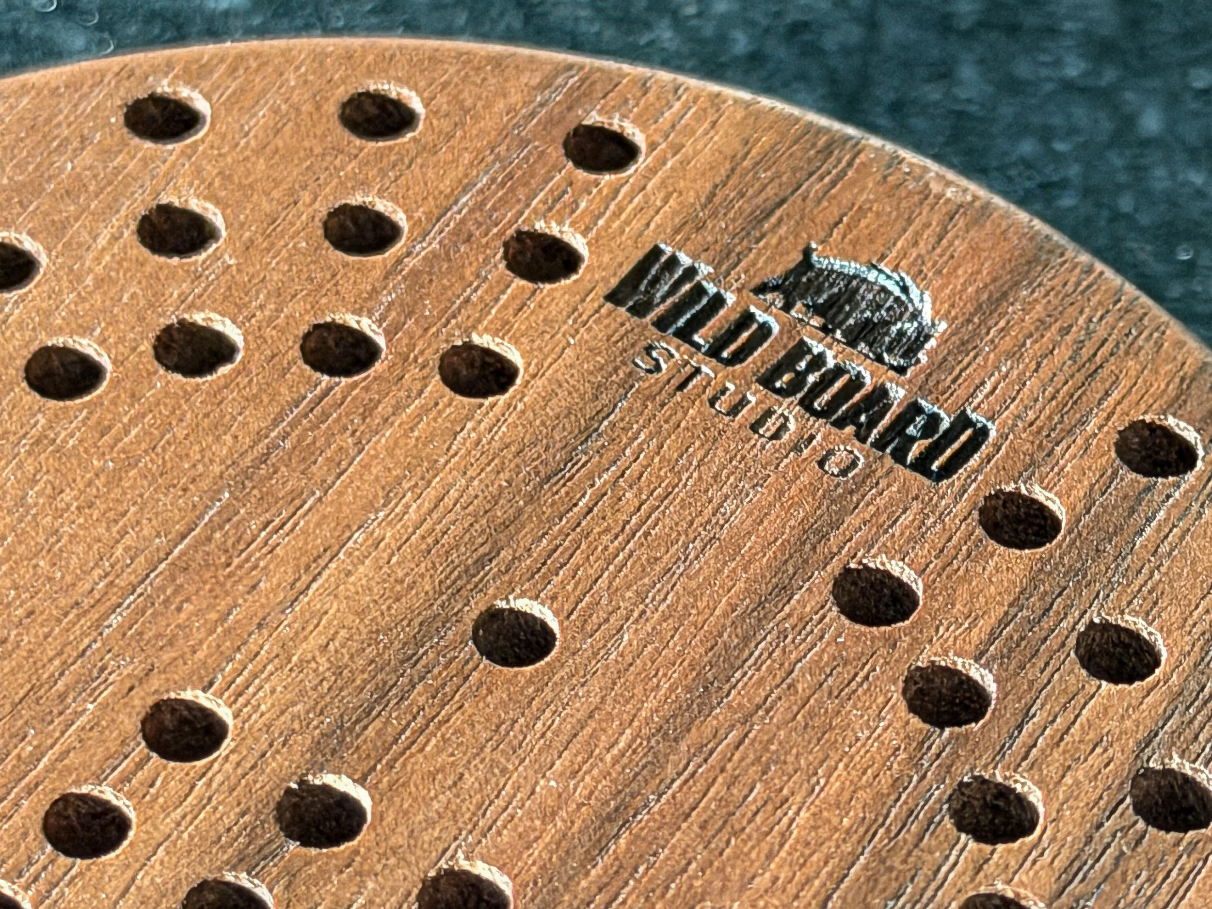 wild-board-studio-mini-3-track-cribbage-board-6.jpg
