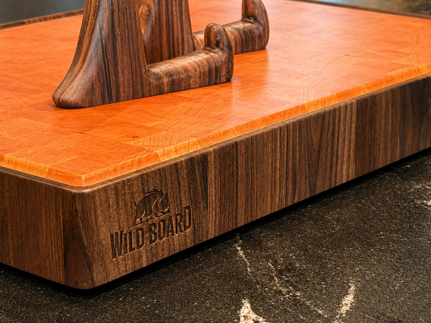 wild-board-studio-end-grain-cutting-board-cherry-walnut-6.png