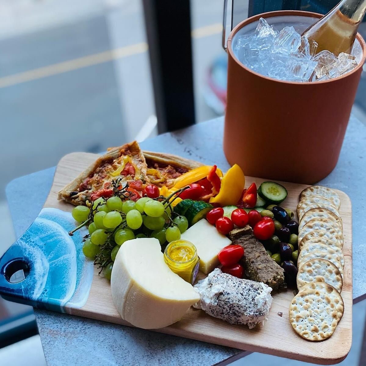 At shows, I often talk to people about how you don&rsquo;t need to have anything fancy to put on your Ocean Board. That&rsquo;s the beauty of it, it will make your left overs from the fridge look amazing!! This beautiful display was actually all from