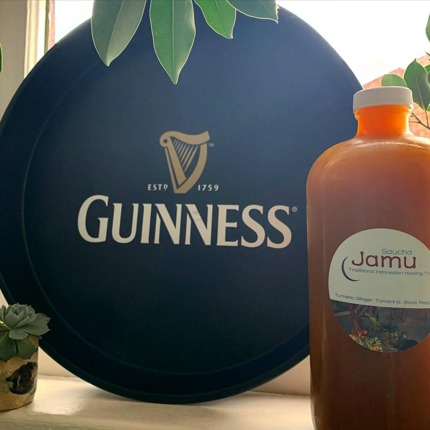 Shot &lsquo;o Jamu precedes the whiskey (and Guinness)👌🏼

HAPPY DAY &lsquo;O THE IRISH!! ☘️🇮🇪