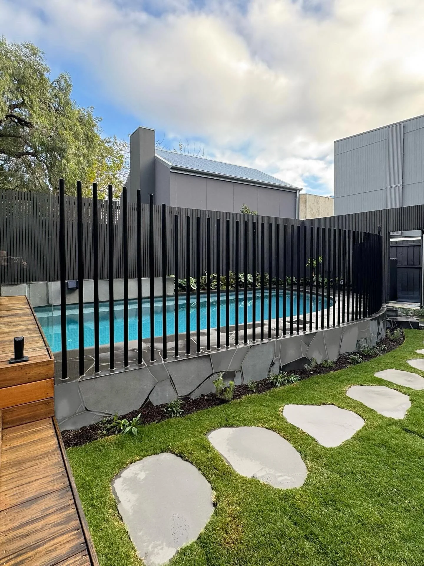 Our recently completed pool and backyard space in Williamstown. Ready for the warm weather☀️

@studioalba.design 
@serenitypoolsmelb 
@nardoconstruction 
@inline_pool_fencing 
@granite.works 
@screeningsolutionsau